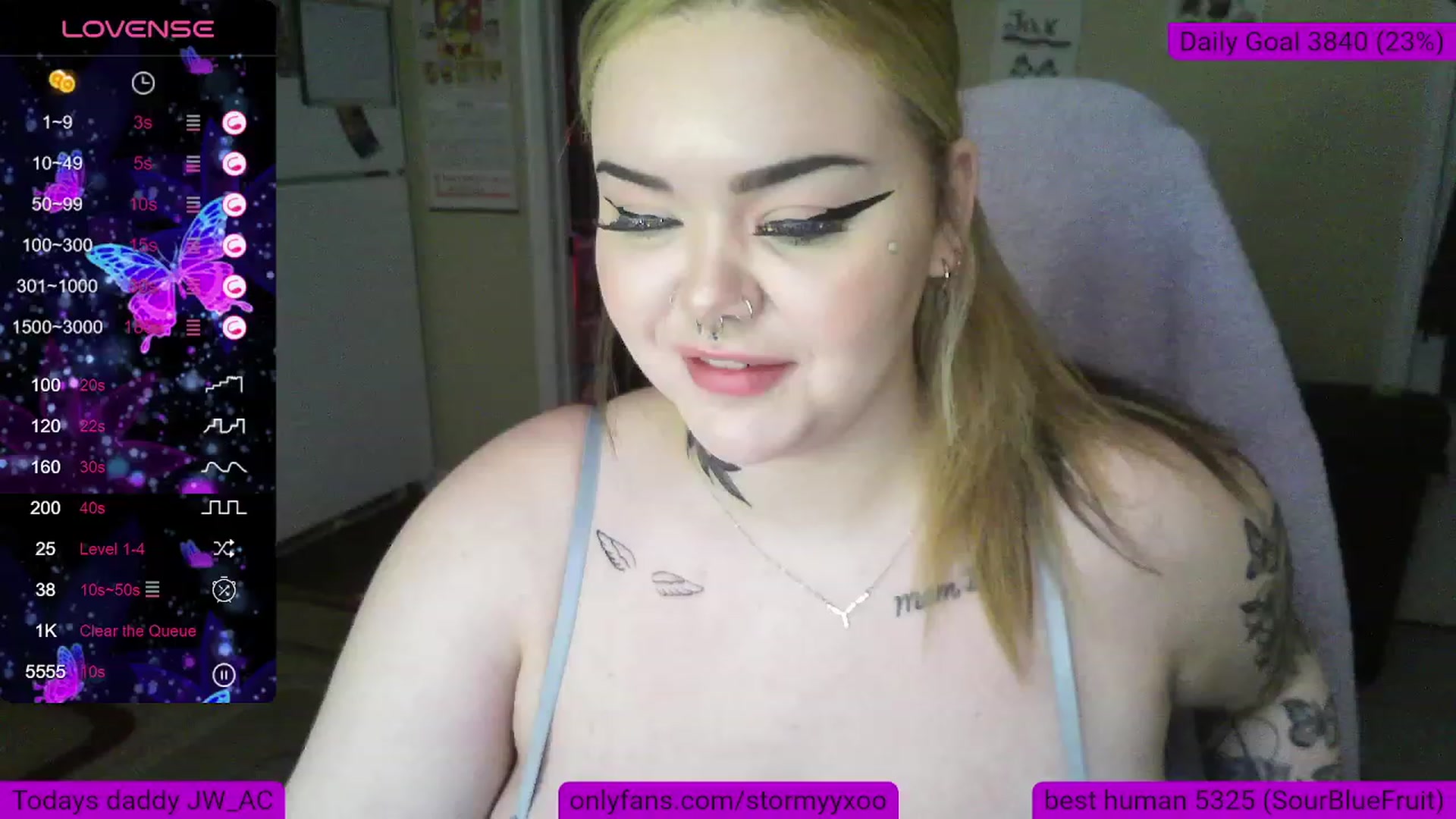 Gallery image thumbnail from Stormyxoo's myfreecams stream on, 11/04/2023, 18:21 image 14 of 20