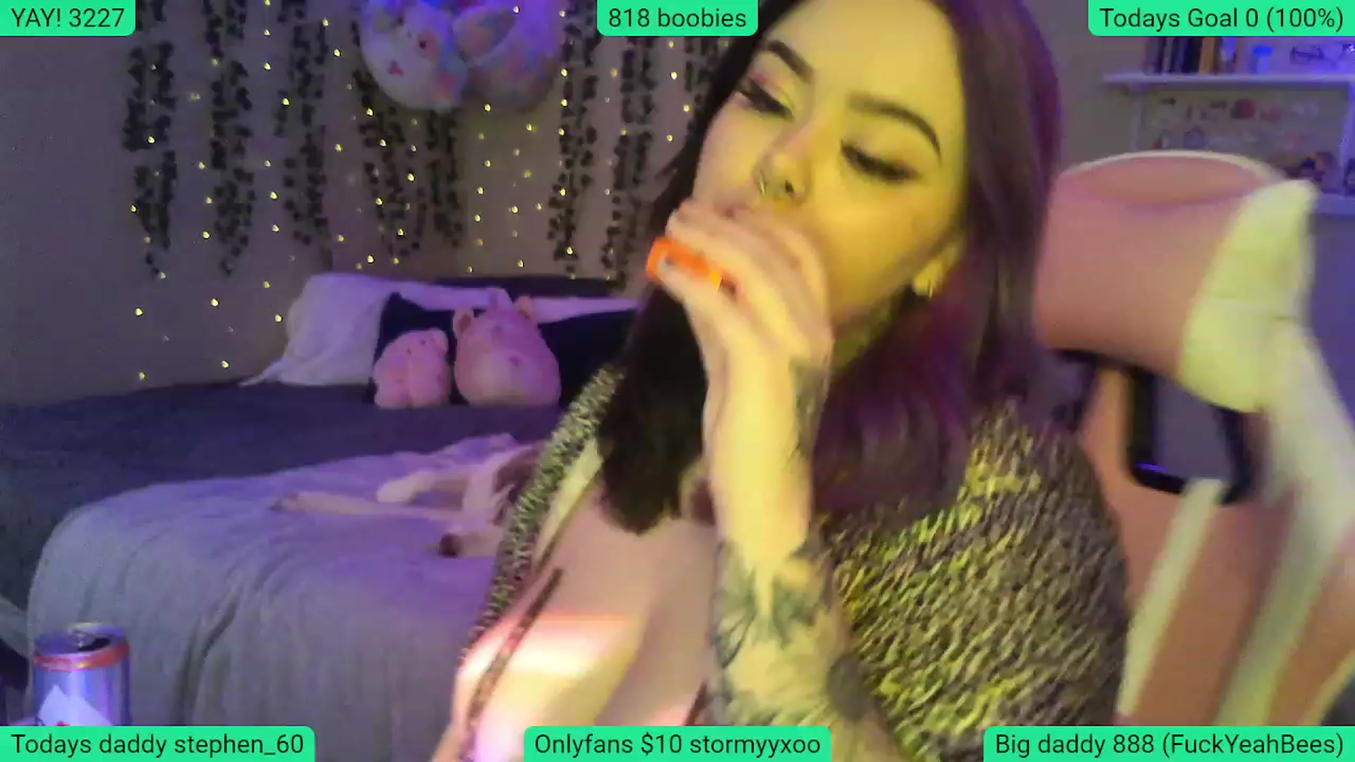 Gallery image thumbnail from Stormyxoo's myfreecams stream on, 01/14/2024, 02:58 image 4 of 20