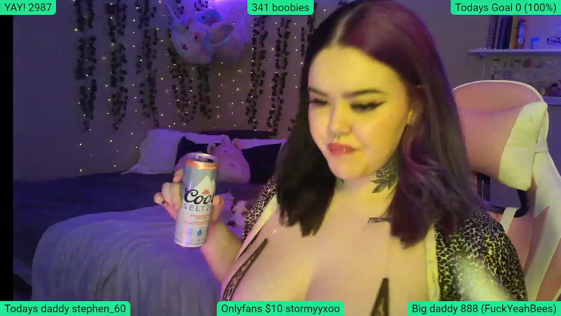 Gallery image thumbnail from Stormyxoo's myfreecams stream on, 01/14/2024, 02:58 image 9 of 20