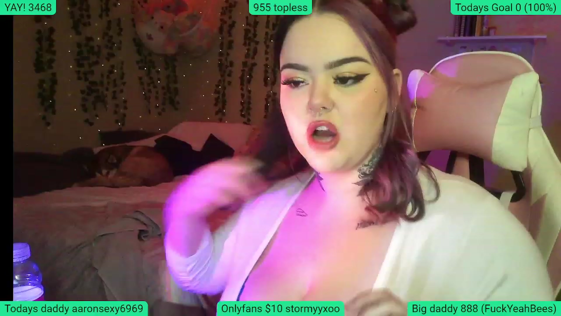 Gallery image thumbnail from Stormyxoo's myfreecams stream on, 01/20/2024, 02:34 image 5 of 20