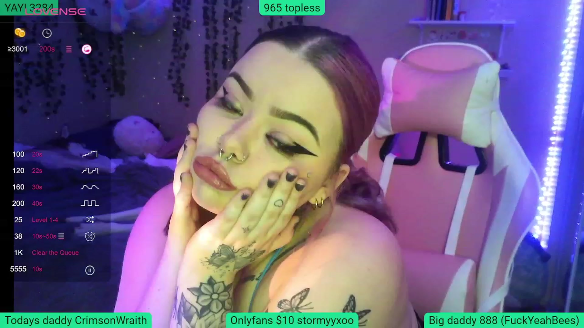 Gallery image thumbnail from Stormyxoo's myfreecams stream on, 01/22/2024, 04:50 image 6 of 20
