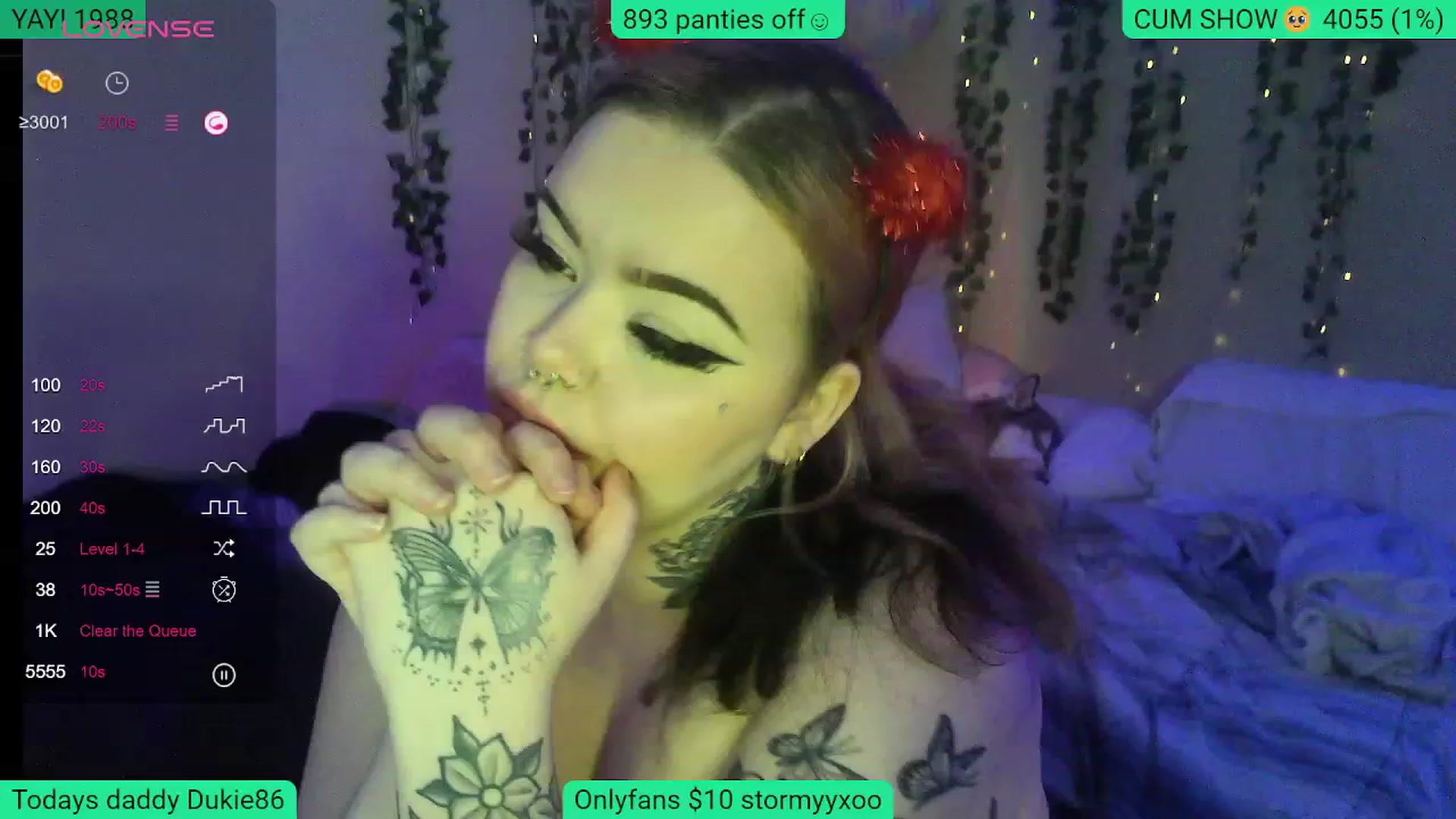 Gallery image thumbnail from Stormyxoo's myfreecams stream on, 02/16/2024, 01:36 image 1 of 20