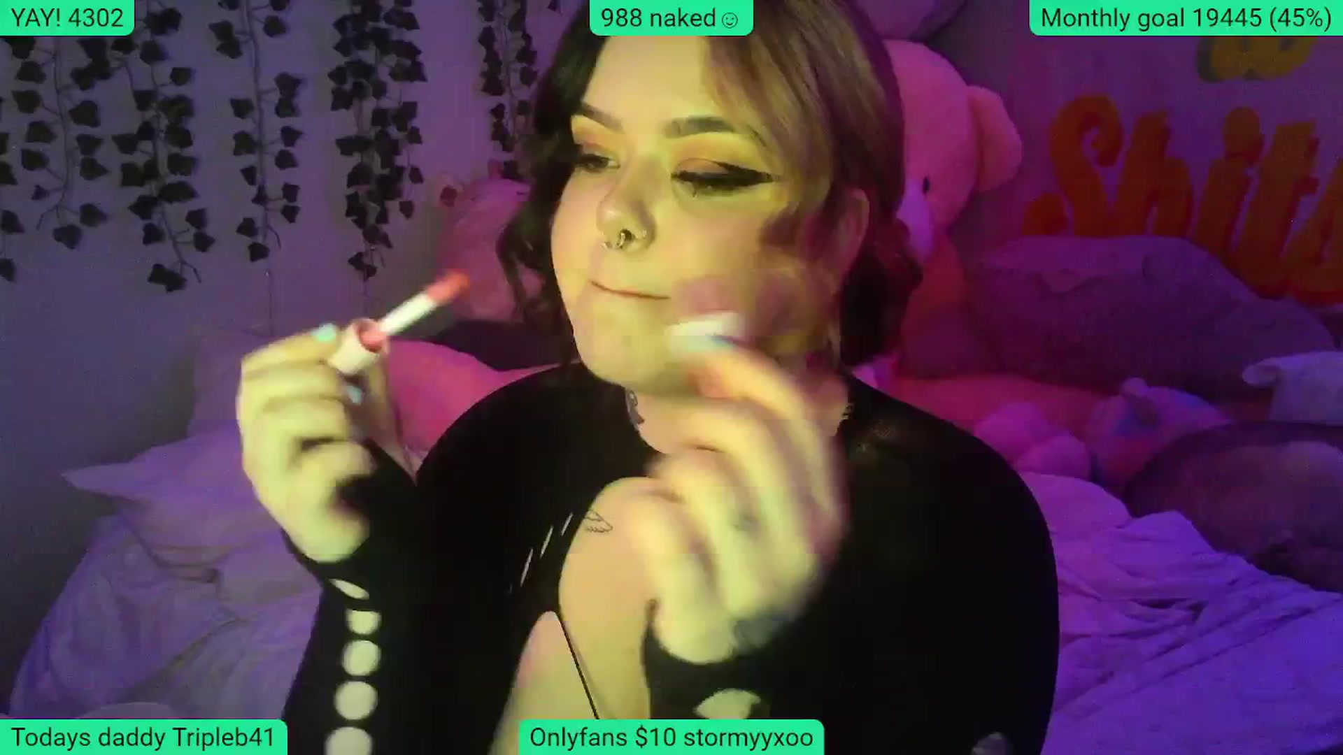 Gallery image thumbnail from Stormyxoo's myfreecams stream on, 03/15/2024, 24:04 image 17 of 20