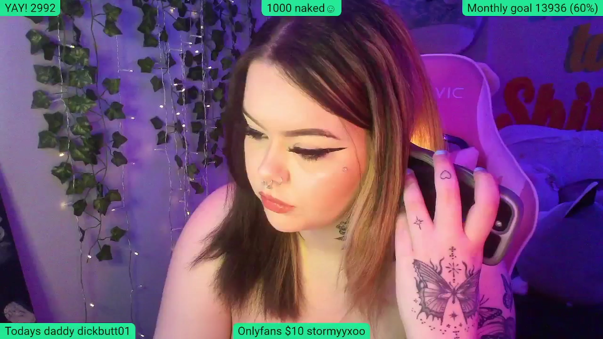 Gallery image thumbnail from Stormyxoo's myfreecams stream on, 03/21/2024, 02:04 image 2 of 20