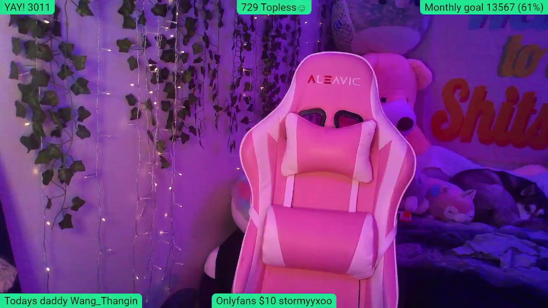 Gallery image thumbnail from Stormyxoo's myfreecams stream on, 03/22/2024, 02:31 image 7 of 20