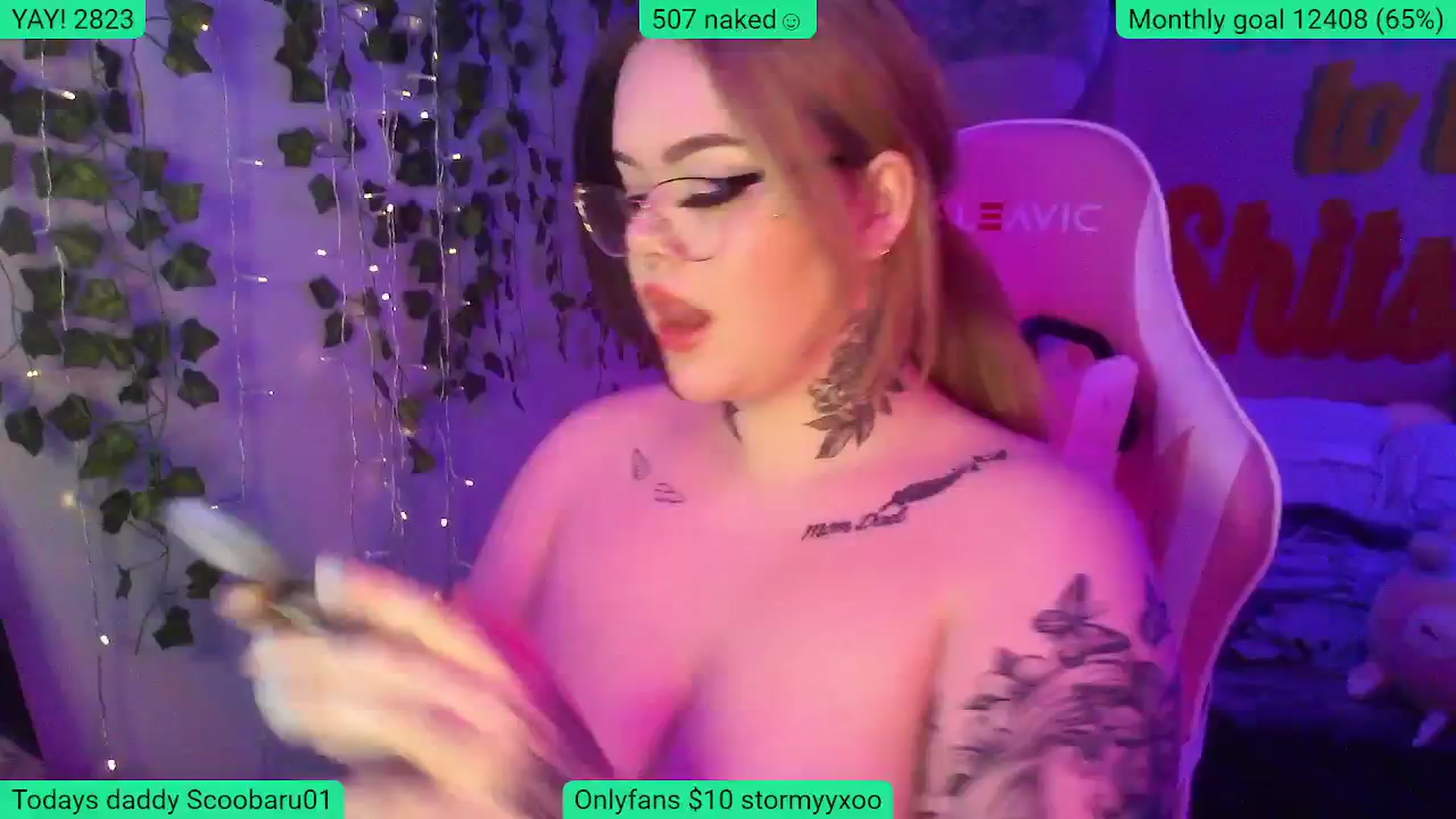 Gallery image thumbnail from Stormyxoo's myfreecams stream on, 03/22/2024, 02:57 image 15 of 20