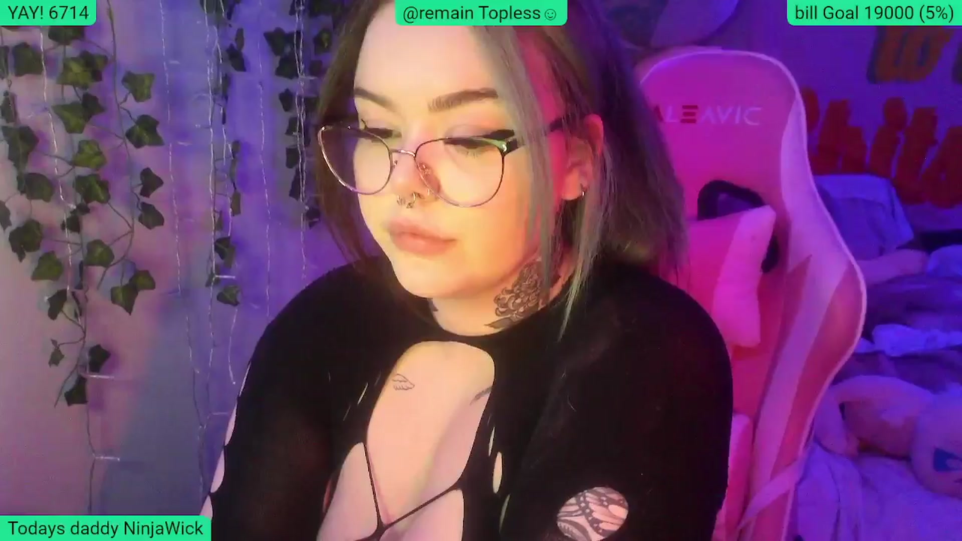 Gallery image thumbnail from Stormyxoo's myfreecams stream on, 04/10/2024, 03:55 image 8 of 20