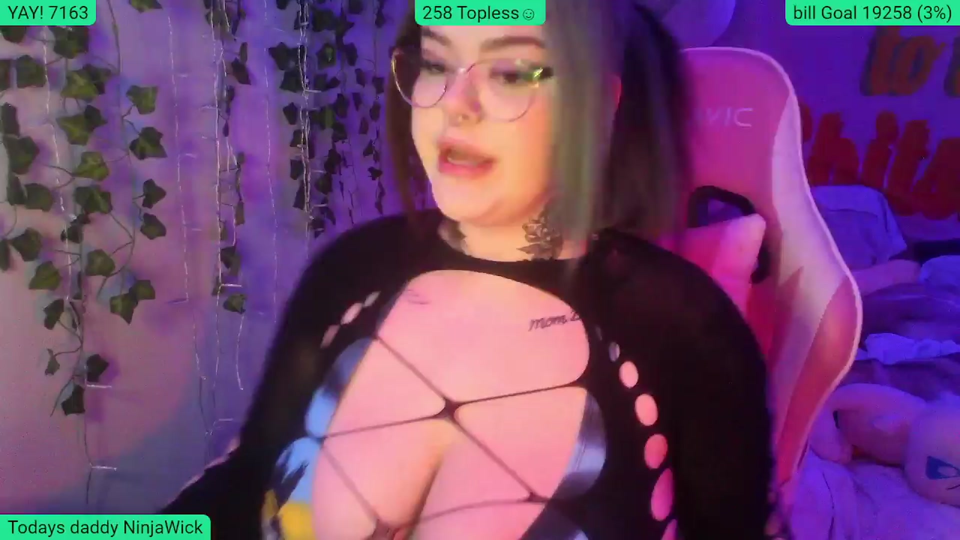 Gallery image thumbnail from Stormyxoo's myfreecams stream on, 04/10/2024, 03:55 image 7 of 20