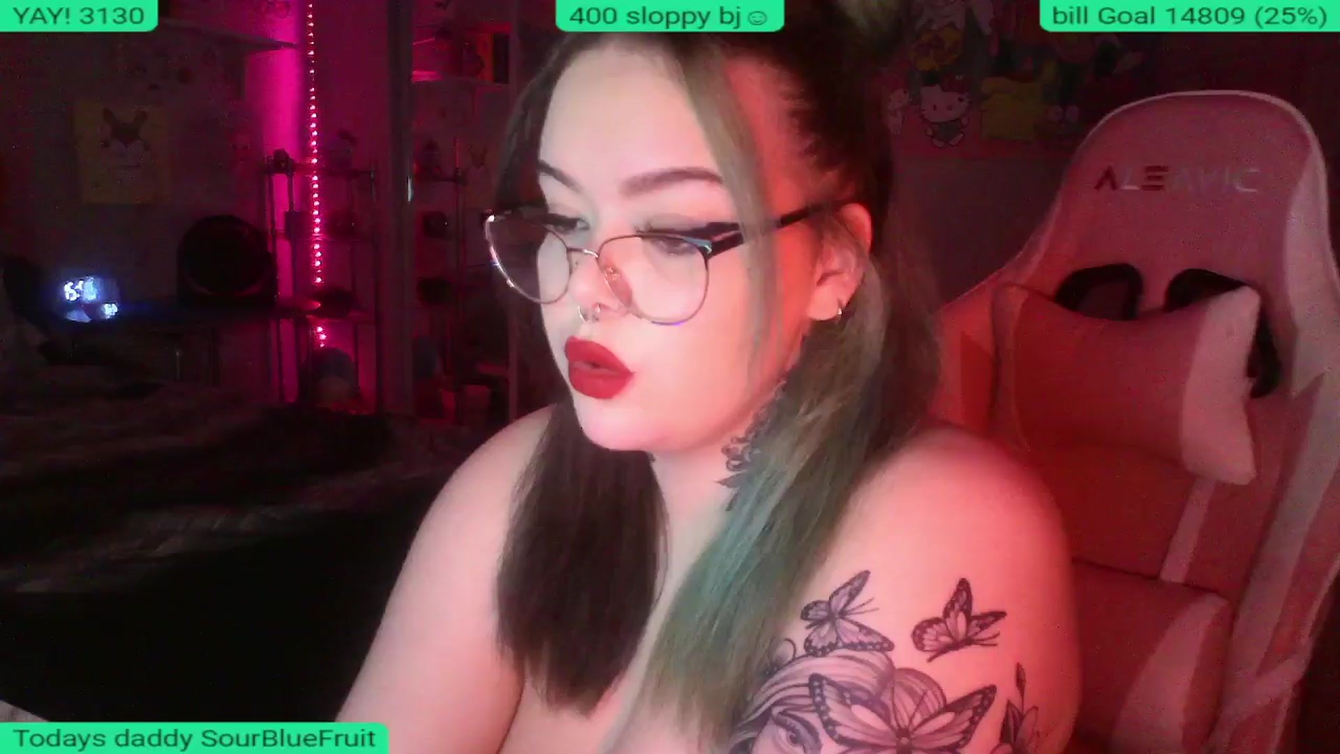 Gallery image thumbnail from Stormyxoo's myfreecams stream on, 04/12/2024, 03:41 image 4 of 20