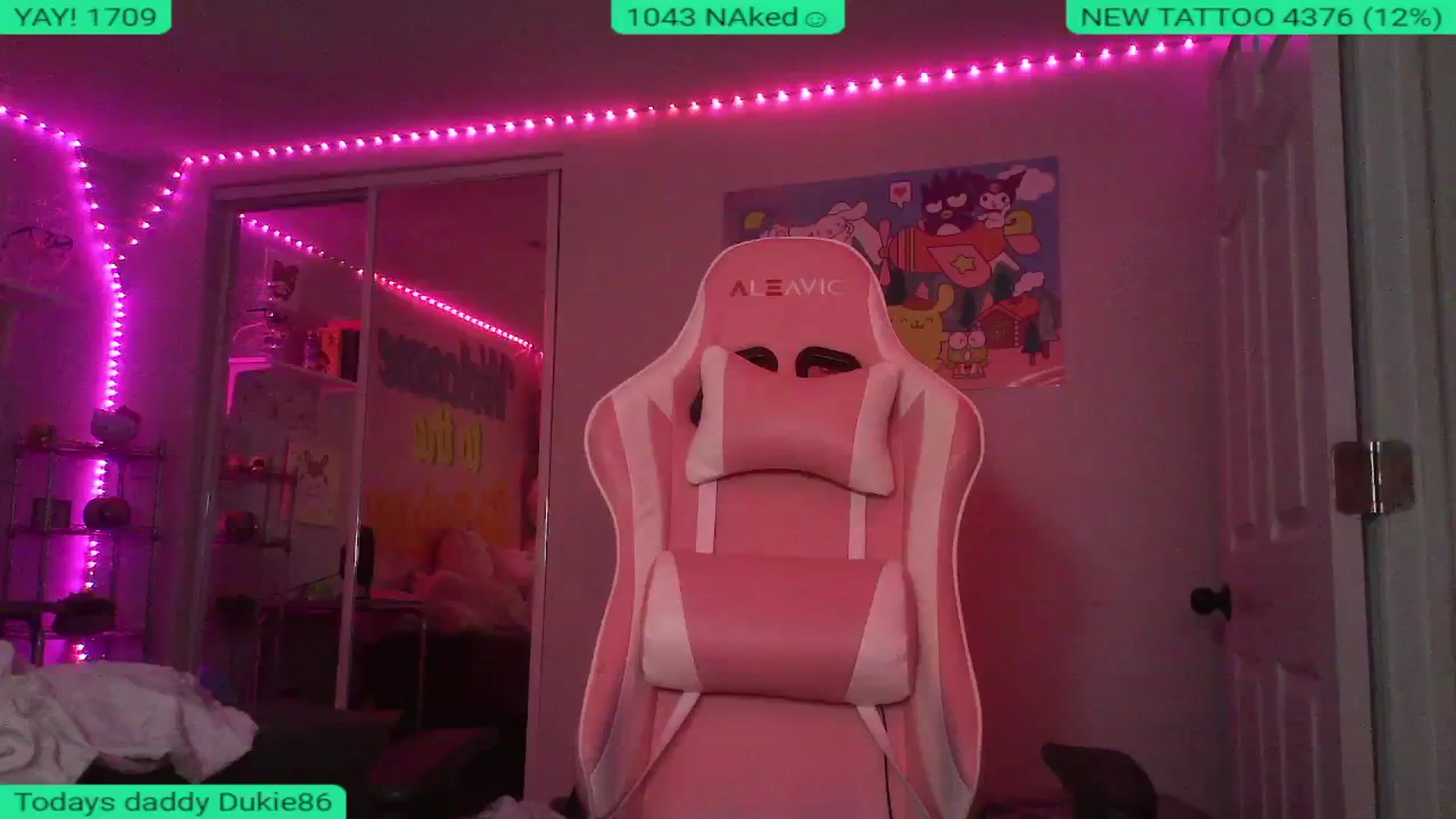 Gallery image thumbnail from Stormyxoo's myfreecams stream on, 04/20/2024, 01:47 image 14 of 20