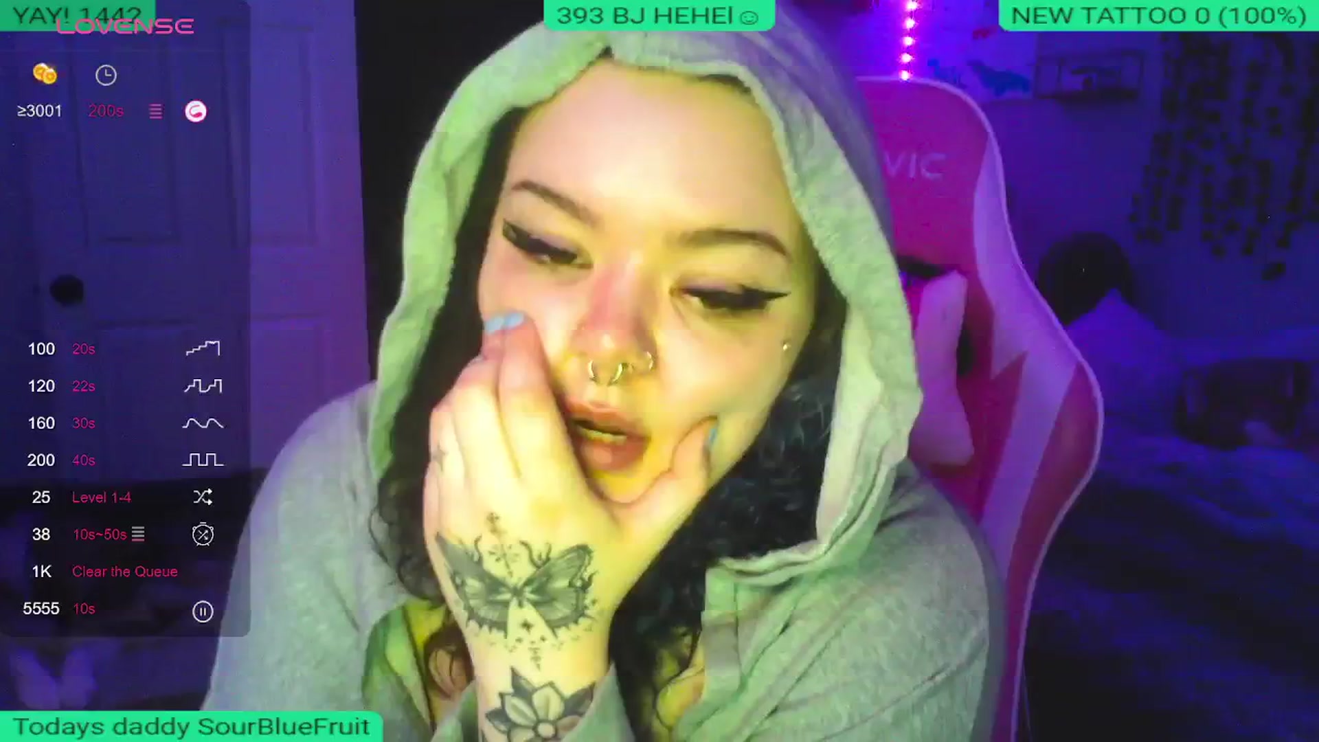 Gallery image thumbnail from Stormyxoo's myfreecams stream on, 05/06/2024, 24:33 image 18 of 20
