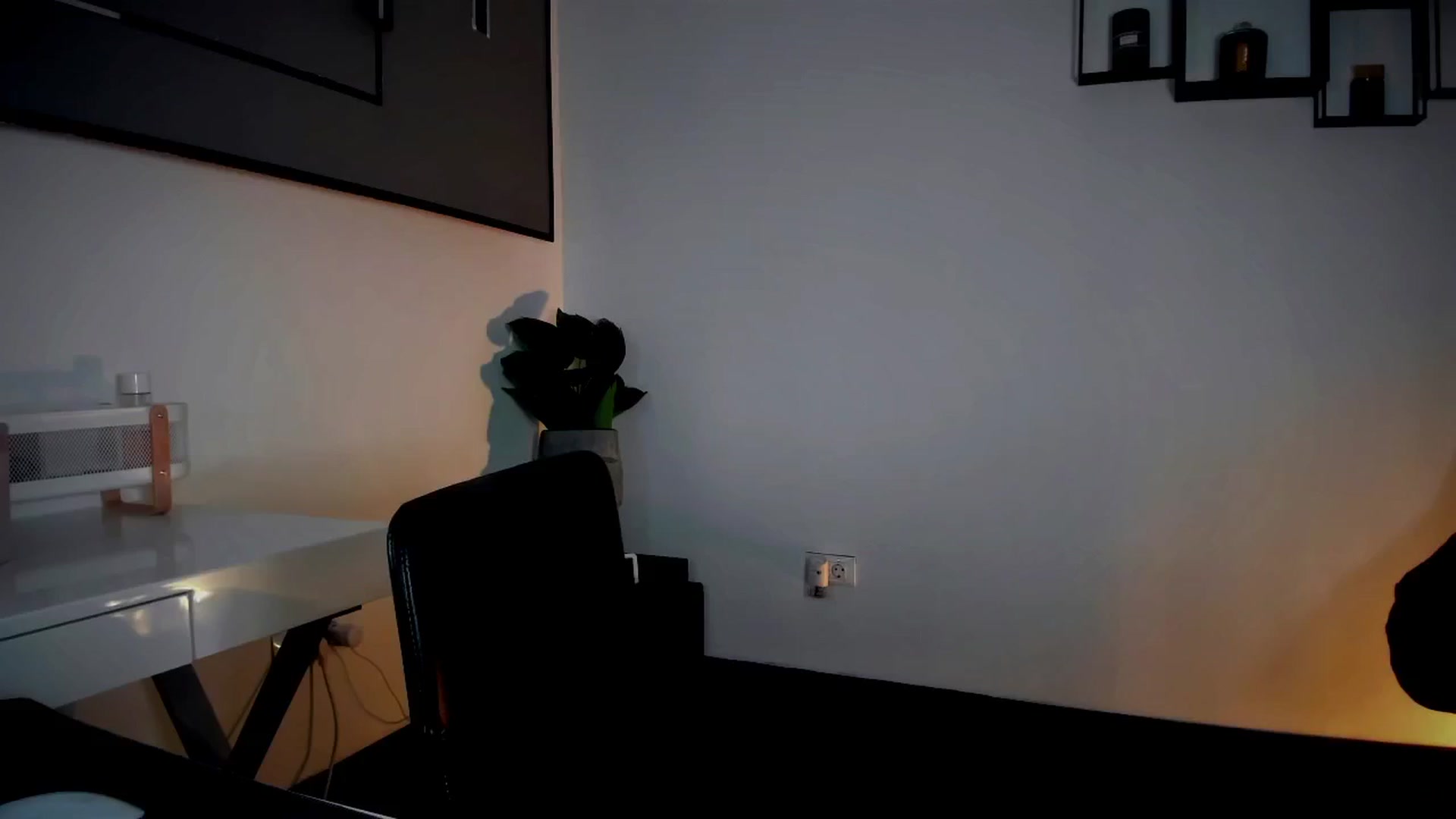 Gallery image thumbnail from Str8toheaven's myfreecams stream on, 09/22/2024, 24:06 image 4 of 20