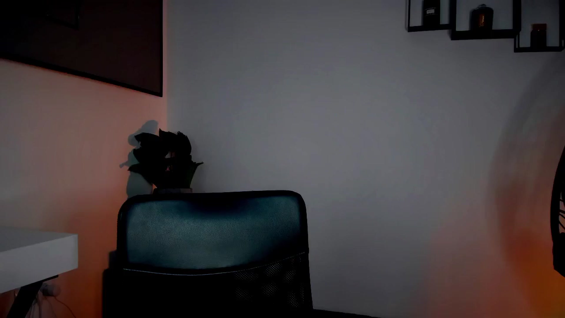 Gallery image thumbnail from Str8toheaven's myfreecams stream on, 09/24/2024, 24:20 image 10 of 20