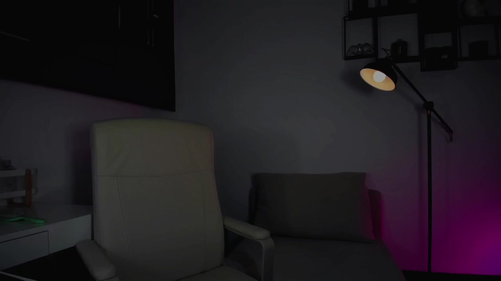Gallery image thumbnail from Str8toheaven's myfreecams stream on, 10/26/2024, 21:55 image 9 of 20
