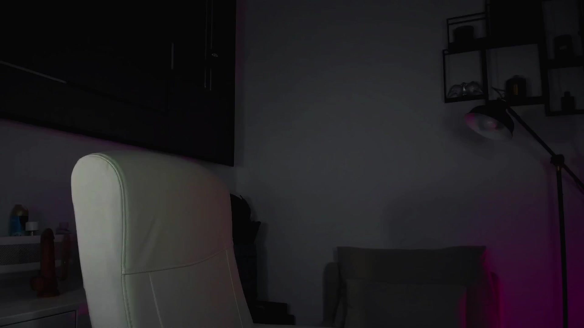 Gallery image thumbnail from Str8toheaven's myfreecams stream on, 11/04/2024, 23:56 image 4 of 20