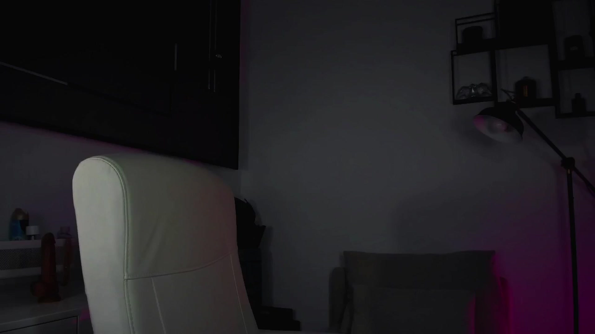Gallery image thumbnail from Str8toheaven's myfreecams stream on, 11/04/2024, 23:56 image 5 of 20