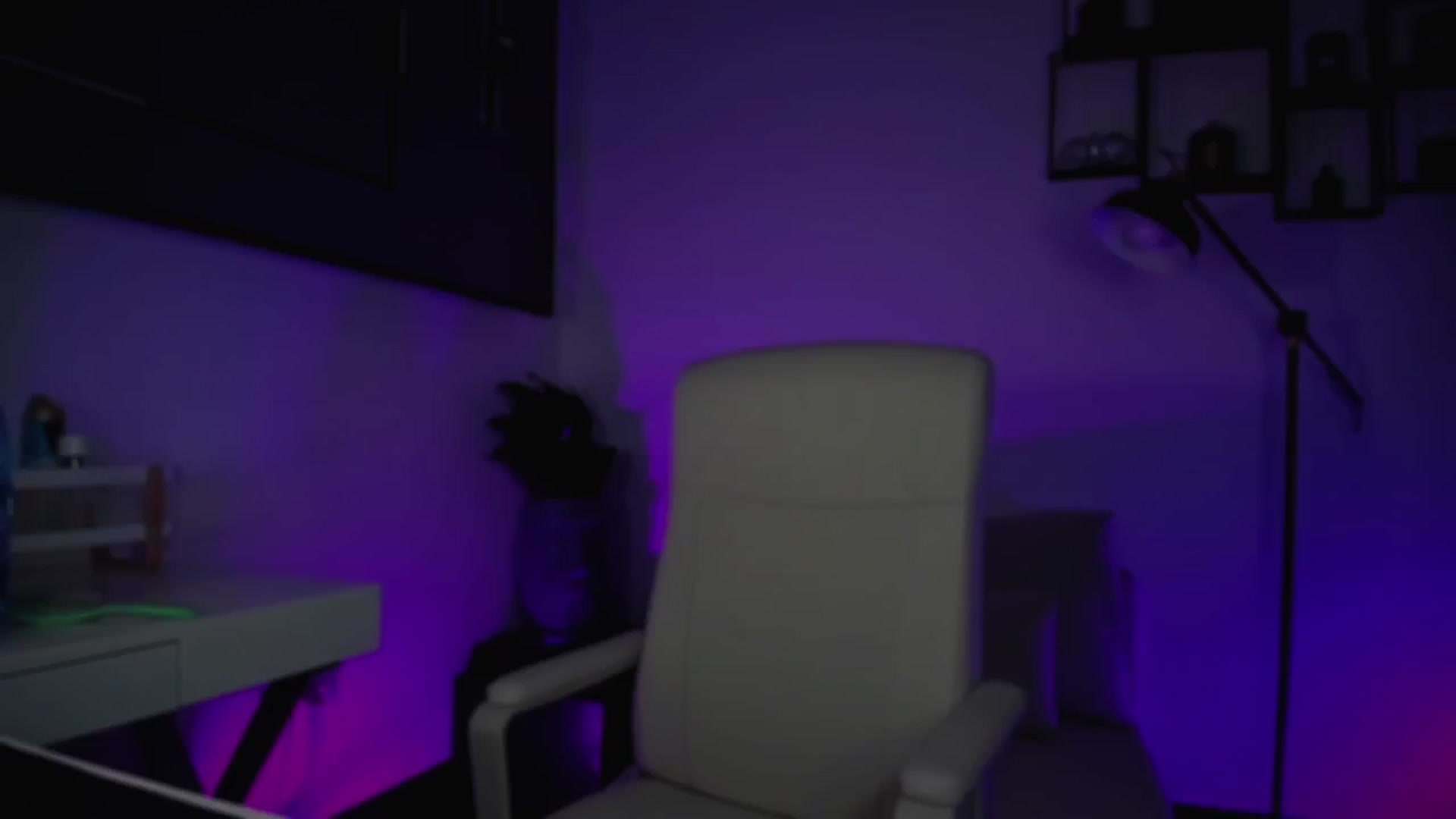 Gallery image thumbnail from Str8toheaven's myfreecams stream on, 11/07/2024, 01:26 image 15 of 20