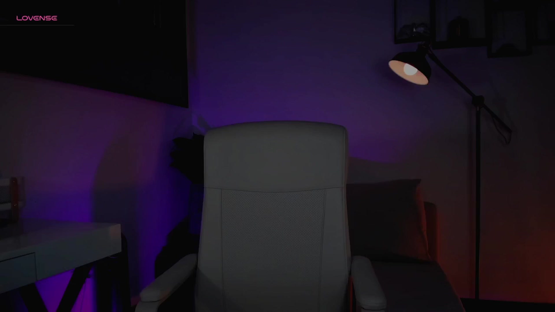 Gallery image thumbnail from Str8toheaven's myfreecams stream on, 11/30/2024, 18:01 image 1 of 20