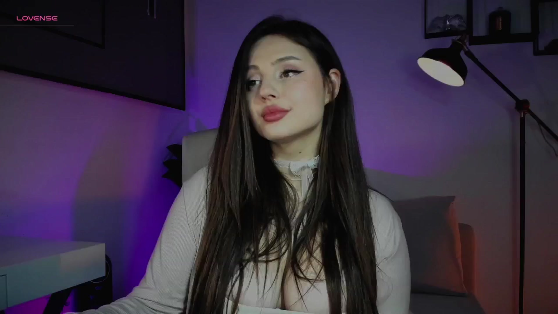 Gallery image thumbnail from Str8toheaven's myfreecams stream on, 11/30/2024, 18:35 image 4 of 20