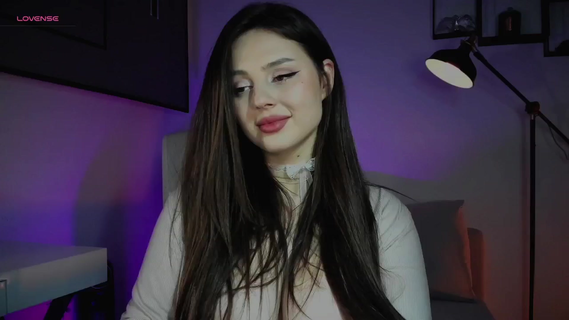 Gallery image thumbnail from Str8toheaven's myfreecams stream on, 11/30/2024, 18:35 image 5 of 20