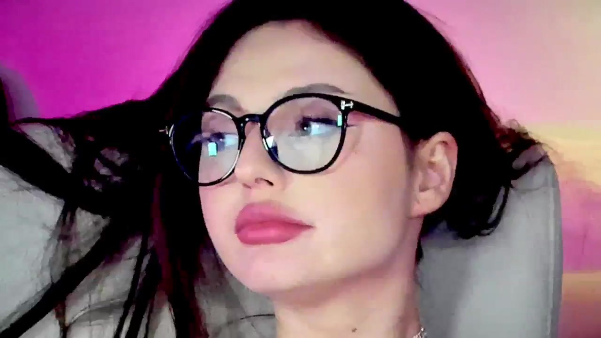 Gallery image thumbnail from Str8toheaven's myfreecams stream on, 04/02/2025, 13:45 image 7 of 20