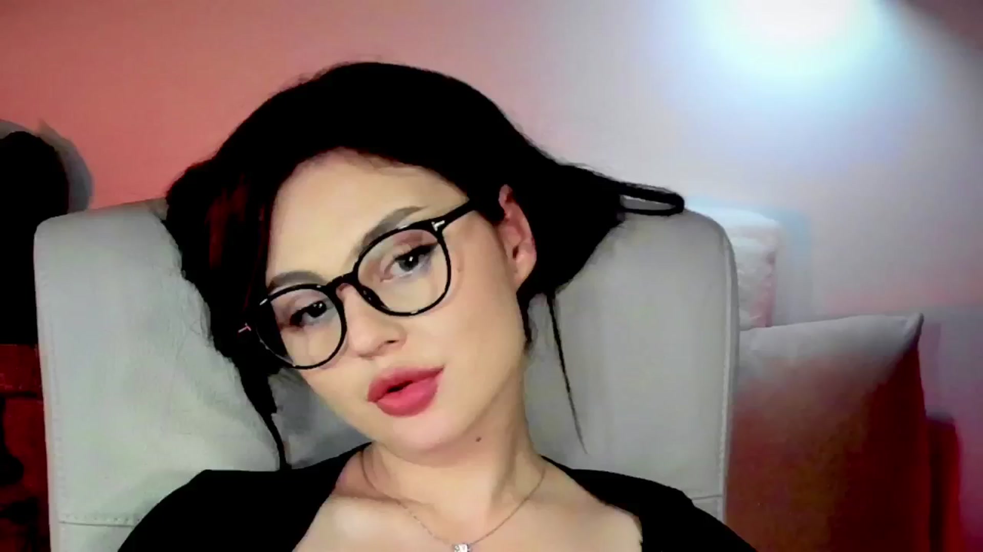 Gallery image thumbnail from Str8toheaven's myfreecams stream on, 04/02/2025, 15:44 image 12 of 20