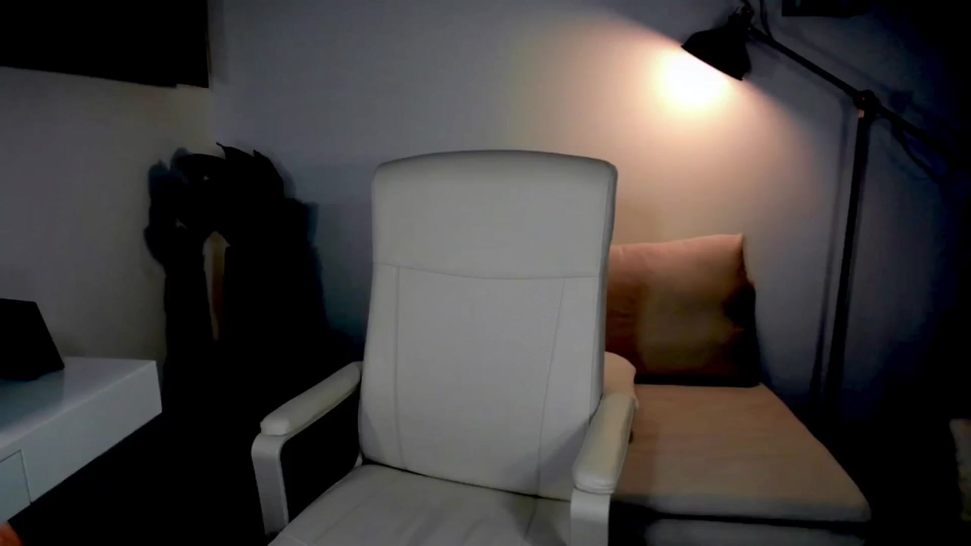 Gallery image thumbnail from Str8toheaven's myfreecams stream on, 04/16/2025, 23:37 image 8 of 20
