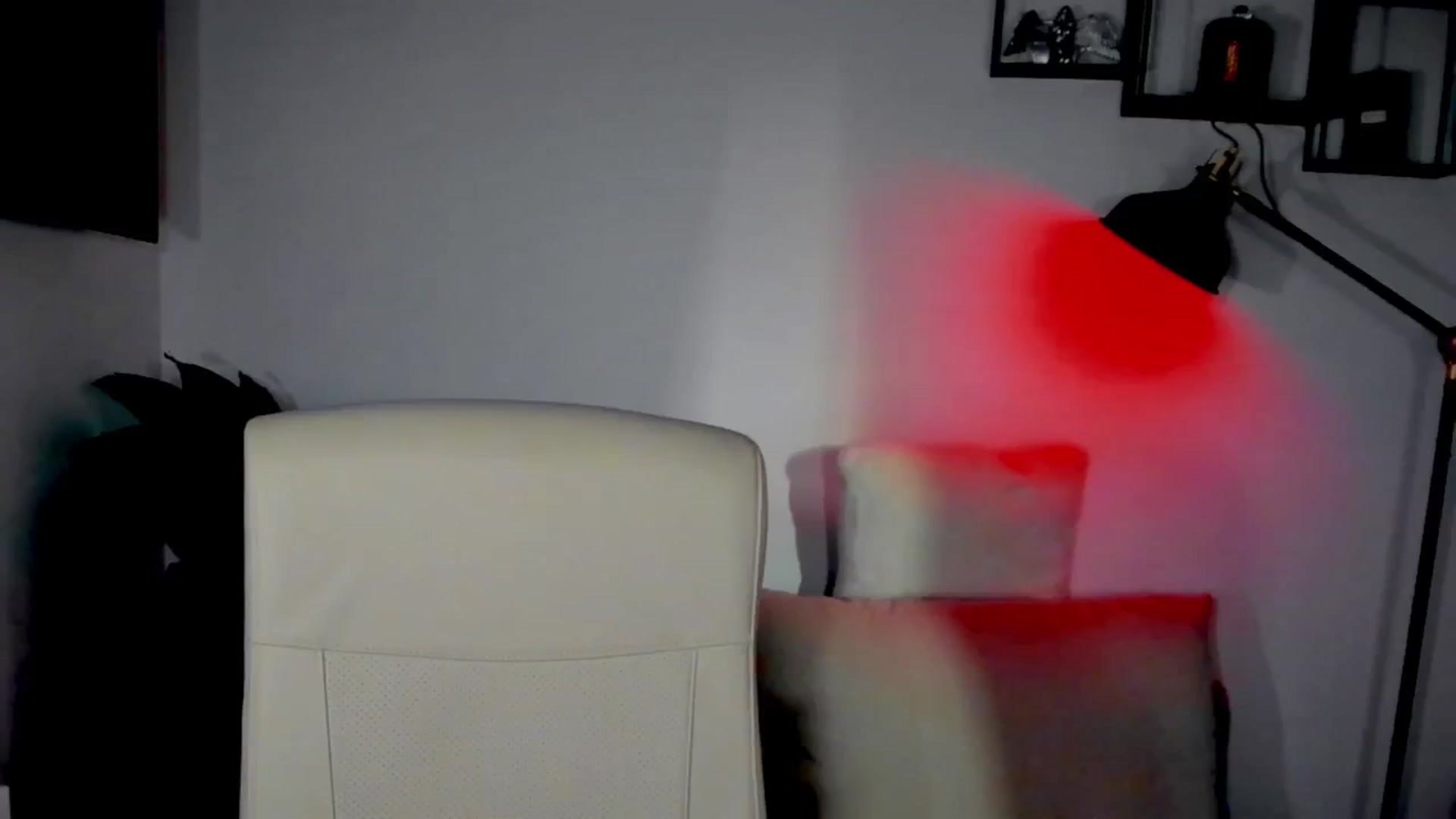 Gallery image thumbnail from Str8toheaven's myfreecams stream on, 04/18/2025, 19:04 image 8 of 20