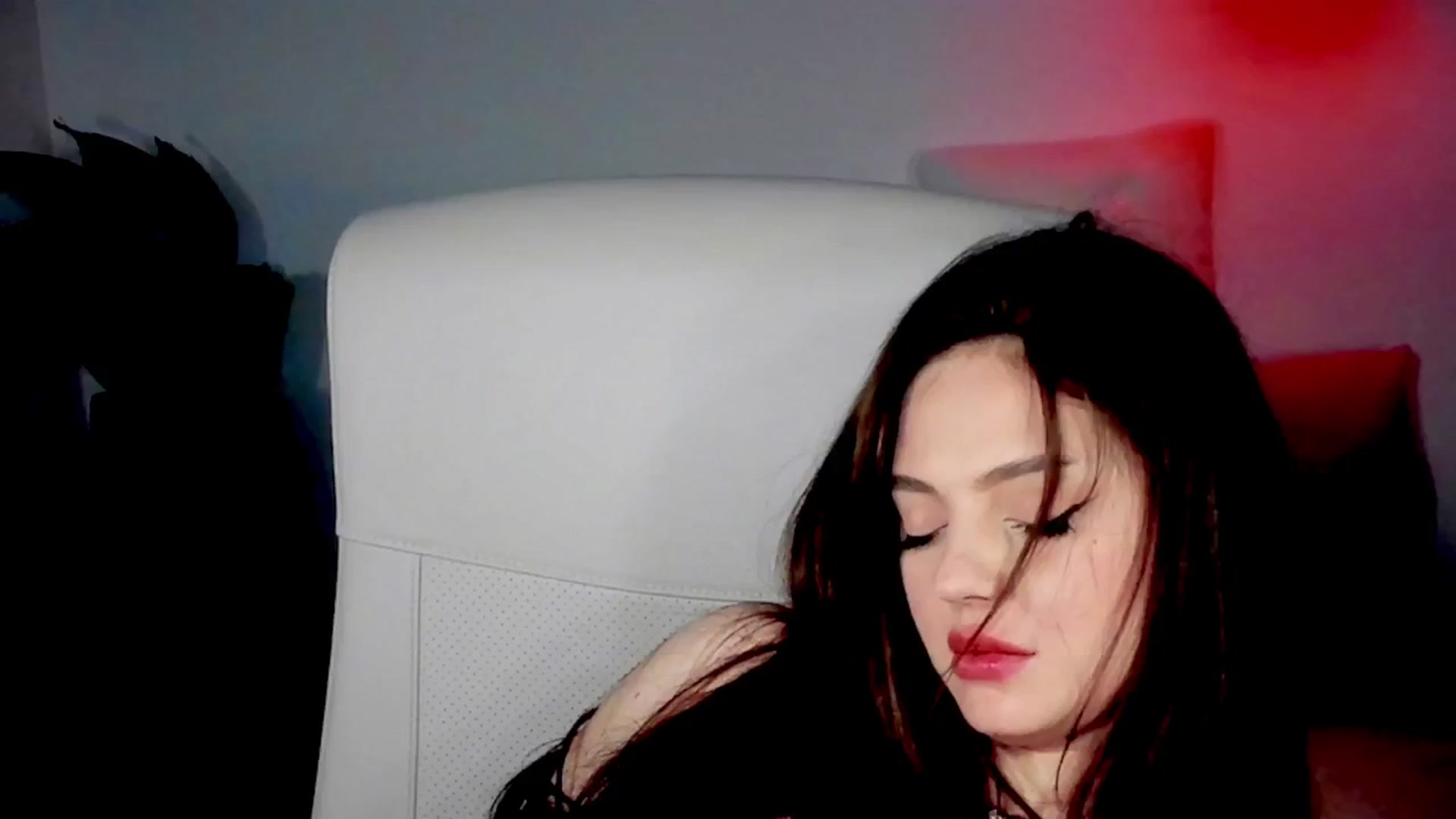 Gallery image thumbnail from Str8toheaven's myfreecams stream on, 05/03/2025, 19:29 image 12 of 20