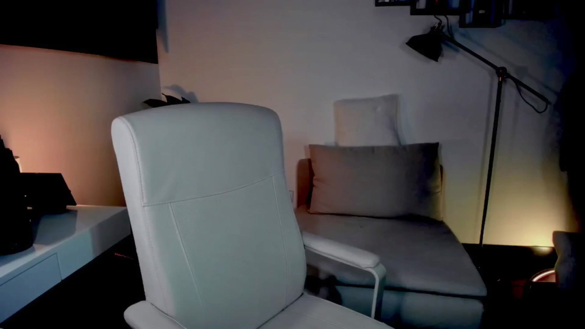 Gallery image thumbnail from Str8toheaven's myfreecams stream on, 05/06/2025, 17:02 image 1 of 20