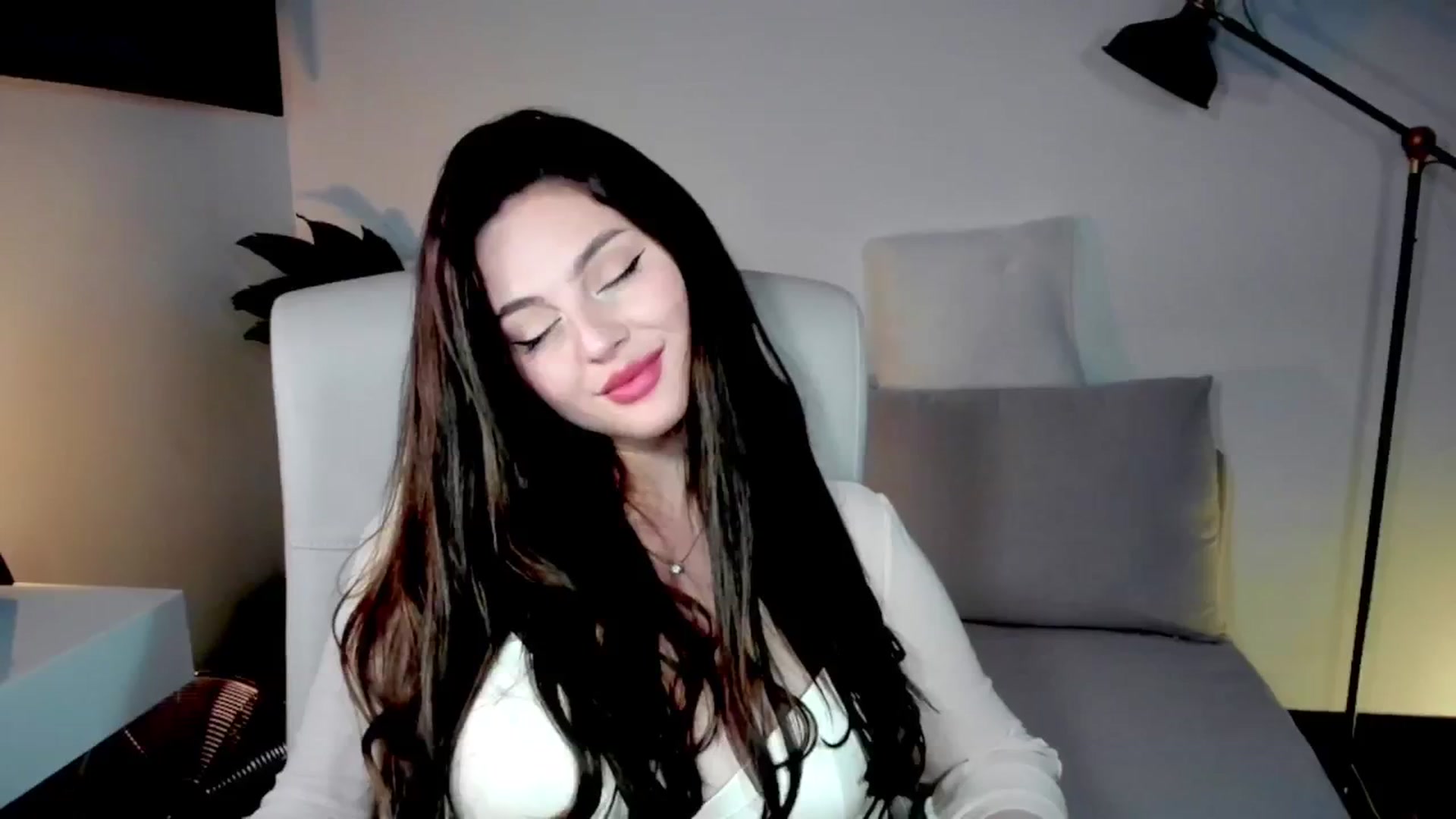 Gallery image thumbnail from Str8toheaven's myfreecams stream on, 05/06/2025, 17:02 image 10 of 20