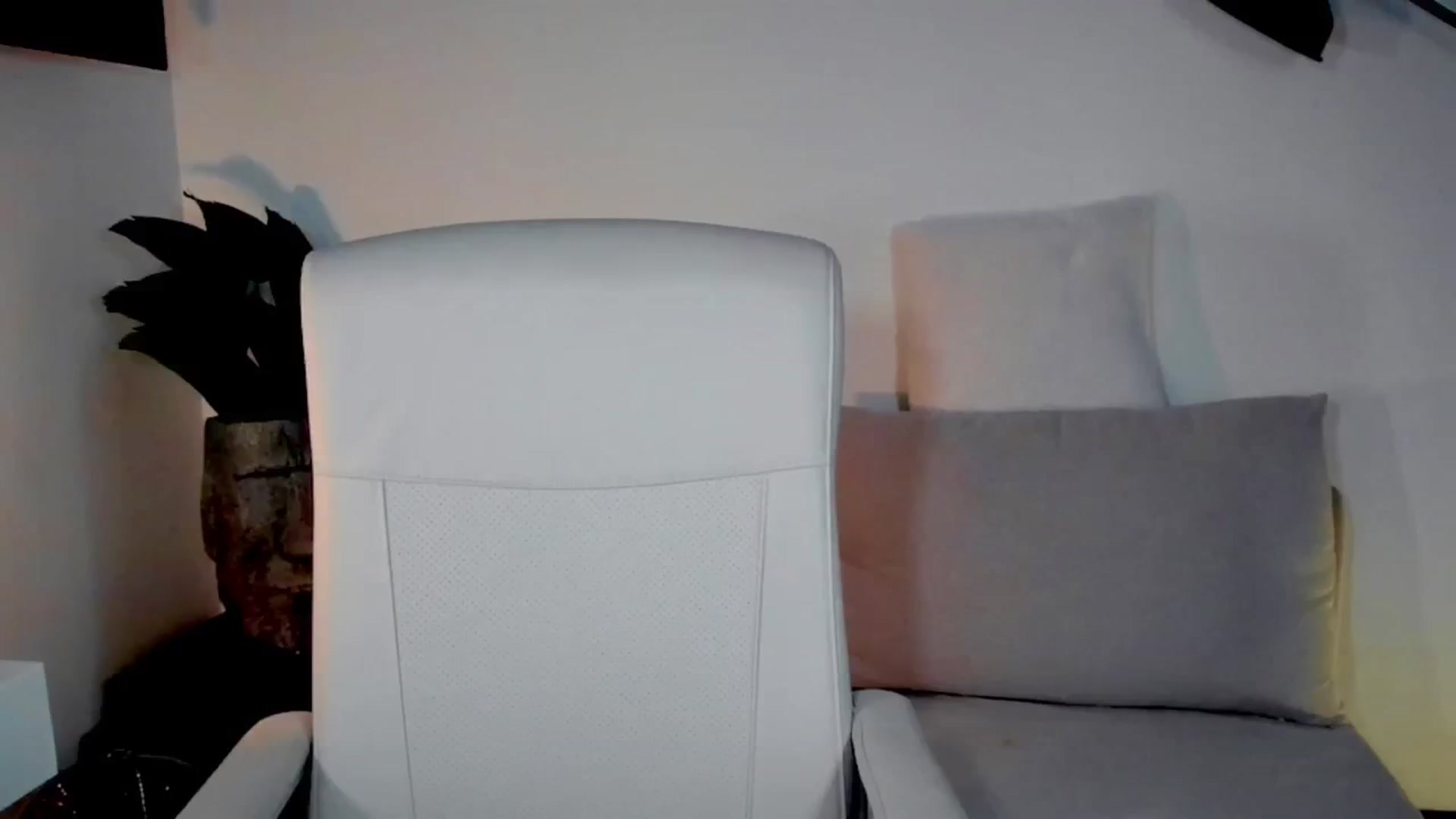 Gallery image thumbnail from Str8toheaven's myfreecams stream on, 05/06/2025, 17:02 image 20 of 20