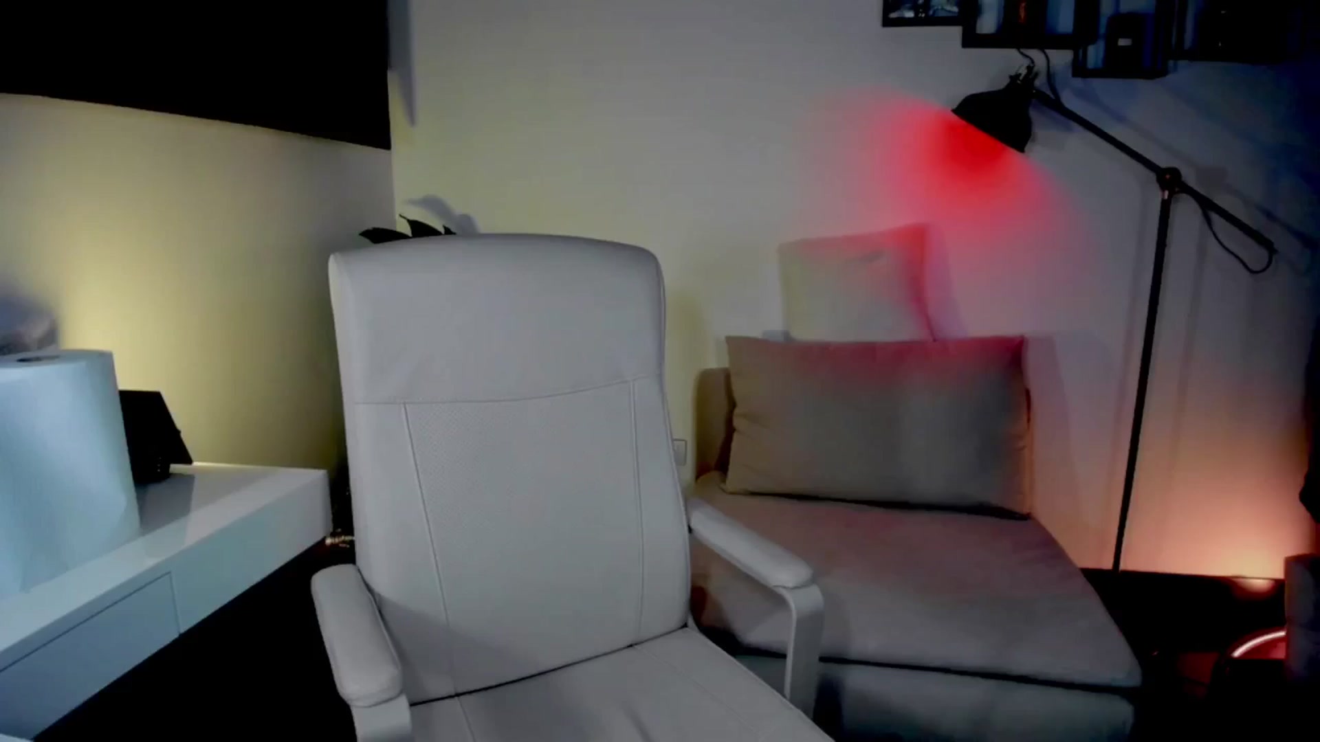 Gallery image thumbnail from Str8toheaven's myfreecams stream on, 05/16/2025, 18:40 image 2 of 20