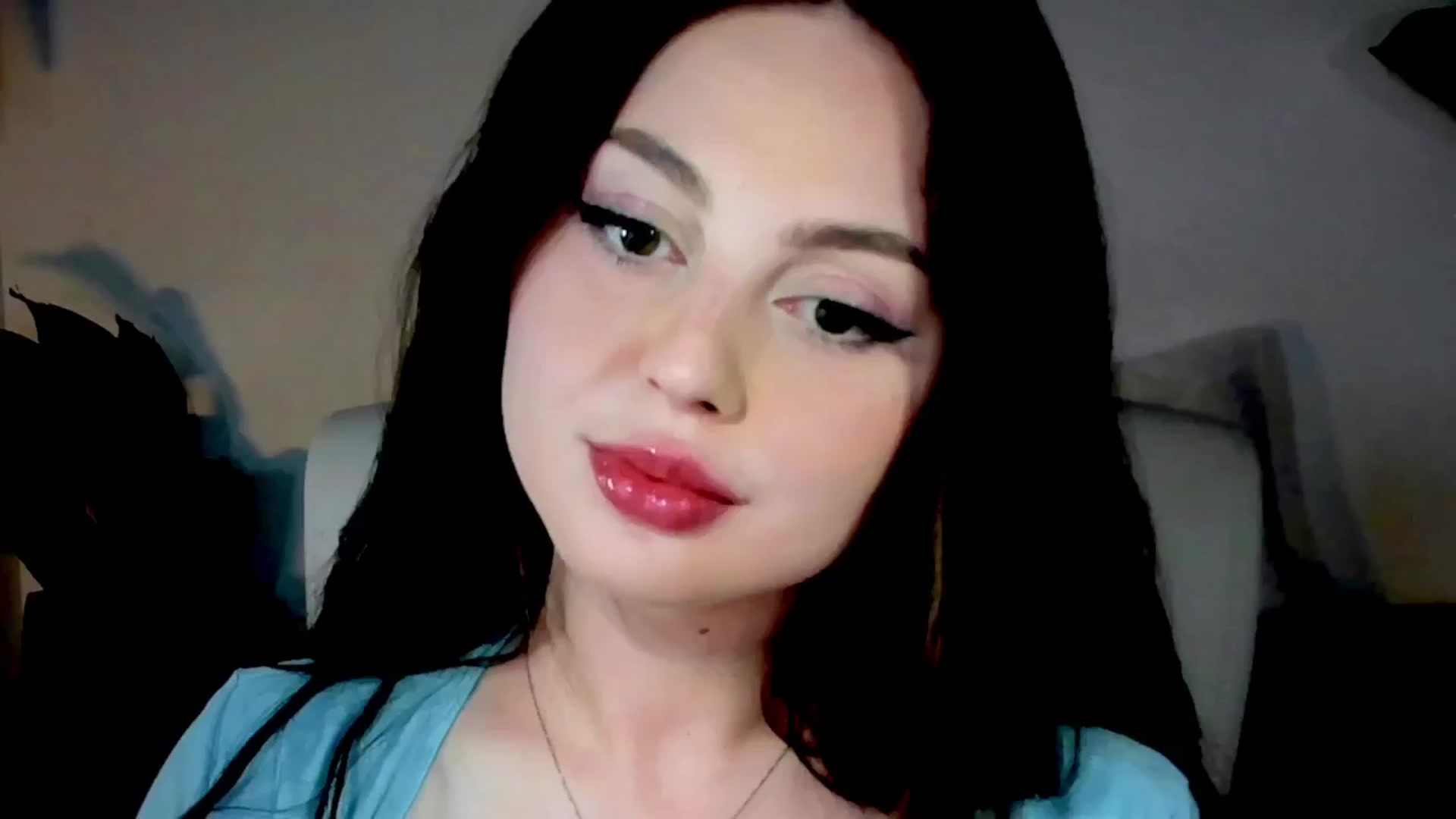 Gallery image thumbnail from Str8toheaven's myfreecams stream on, 05/19/2025, 13:04 image 2 of 20