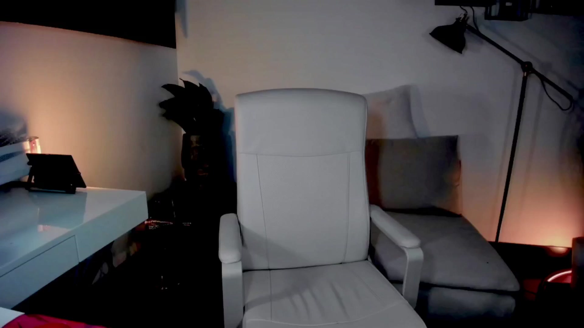 Gallery image thumbnail from Str8toheaven's myfreecams stream on, 05/19/2025, 13:04 image 15 of 20