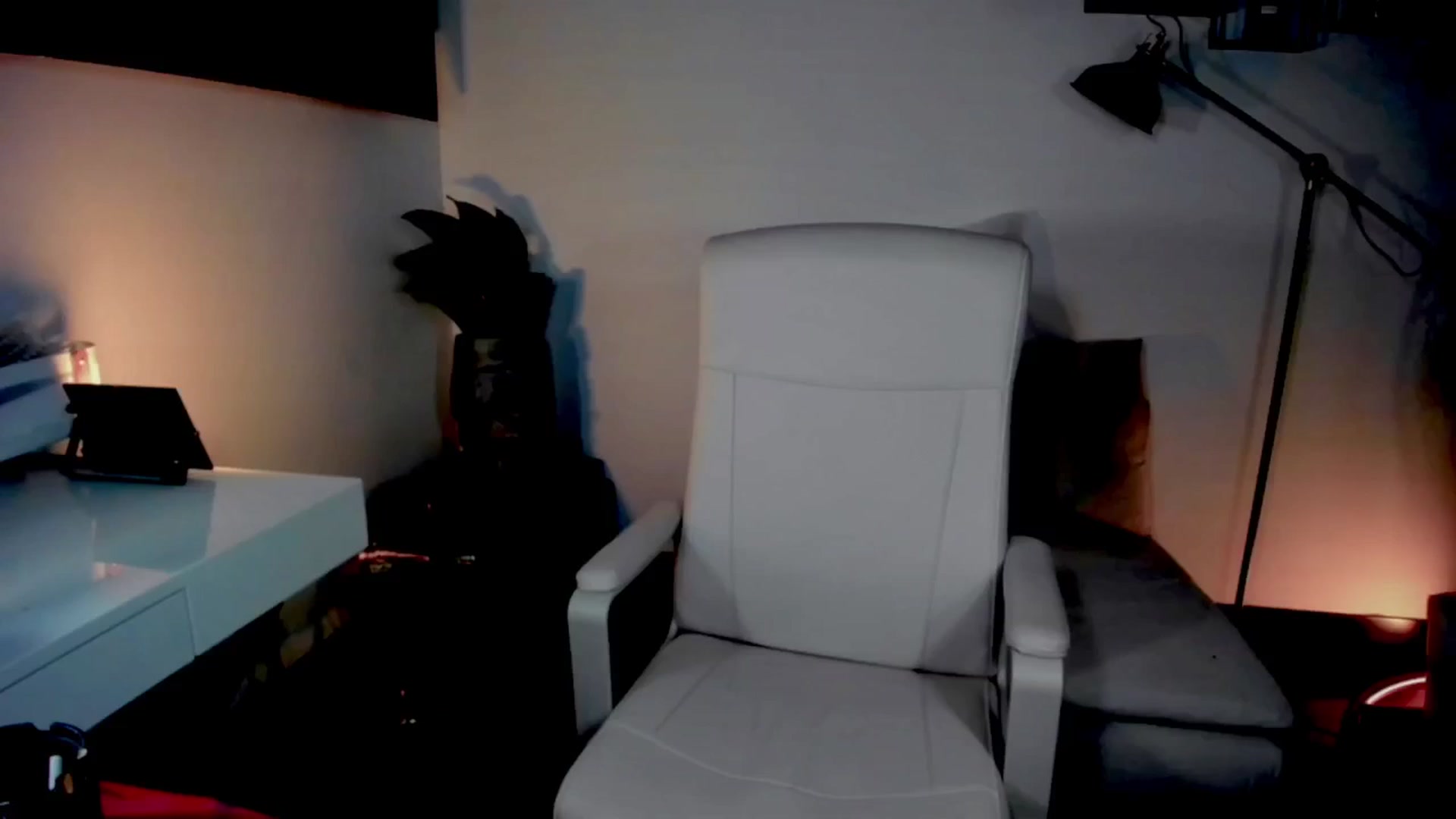 Gallery image thumbnail from Str8toheaven's myfreecams stream on, 05/19/2025, 13:45 image 13 of 20