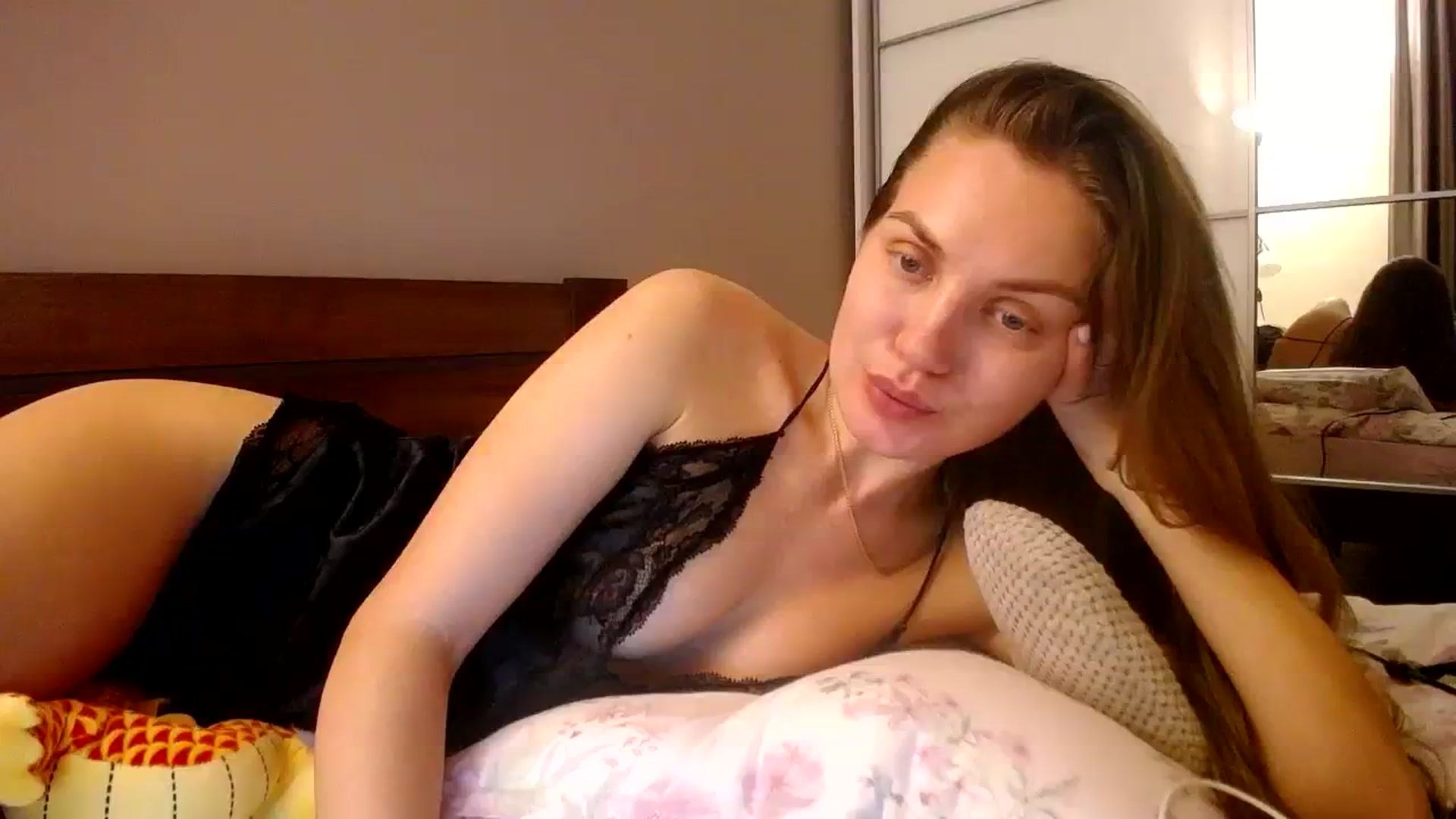 Gallery image thumbnail from StrangerG's myfreecams stream on, 01/17/2024, 21:48 image 15 of 20