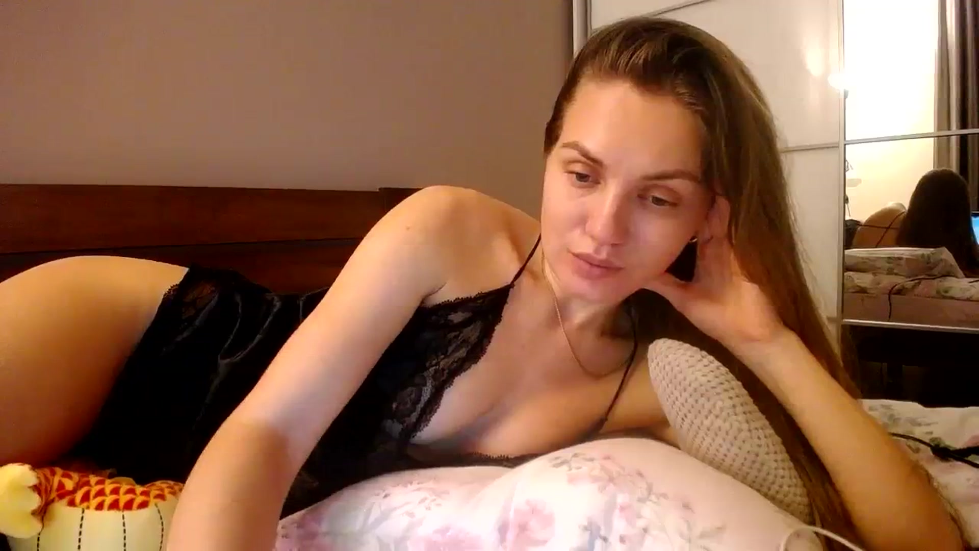 Gallery image thumbnail from StrangerG's myfreecams stream on, 01/17/2024, 21:48 image 14 of 20