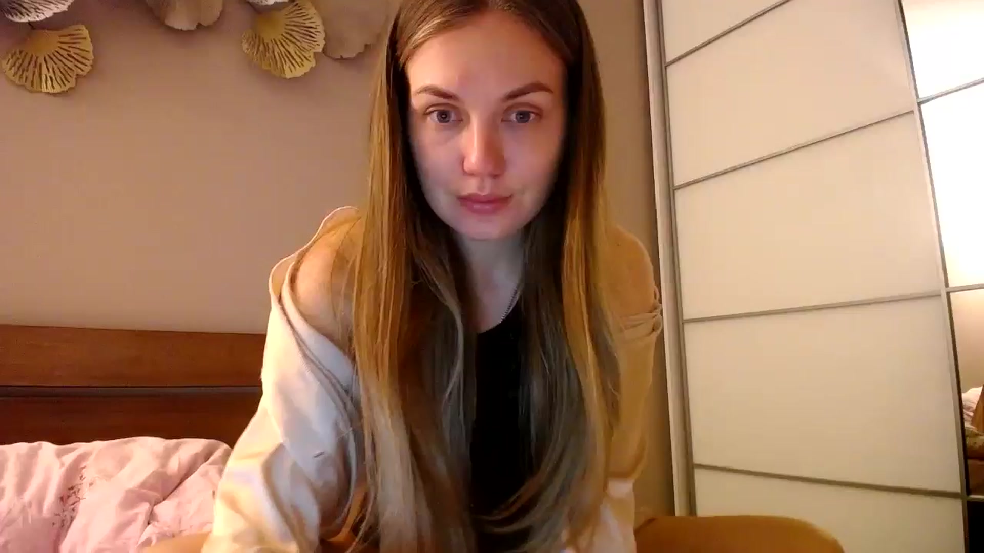 Gallery image thumbnail from StrangerG's myfreecams stream on, 04/27/2024, 21:00 image 1 of 20