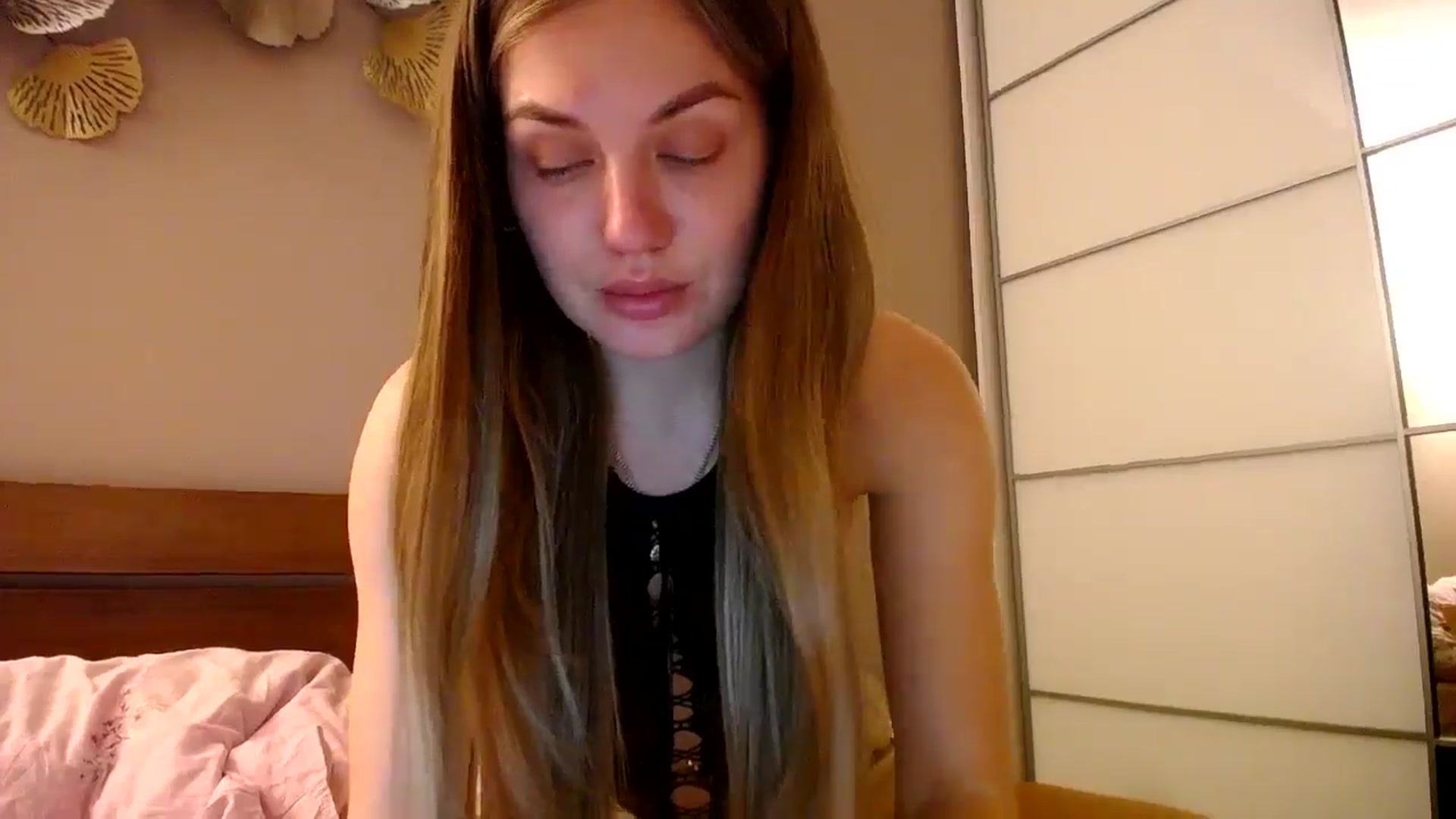 Gallery image thumbnail from StrangerG's myfreecams stream on, 04/27/2024, 21:00 image 5 of 20