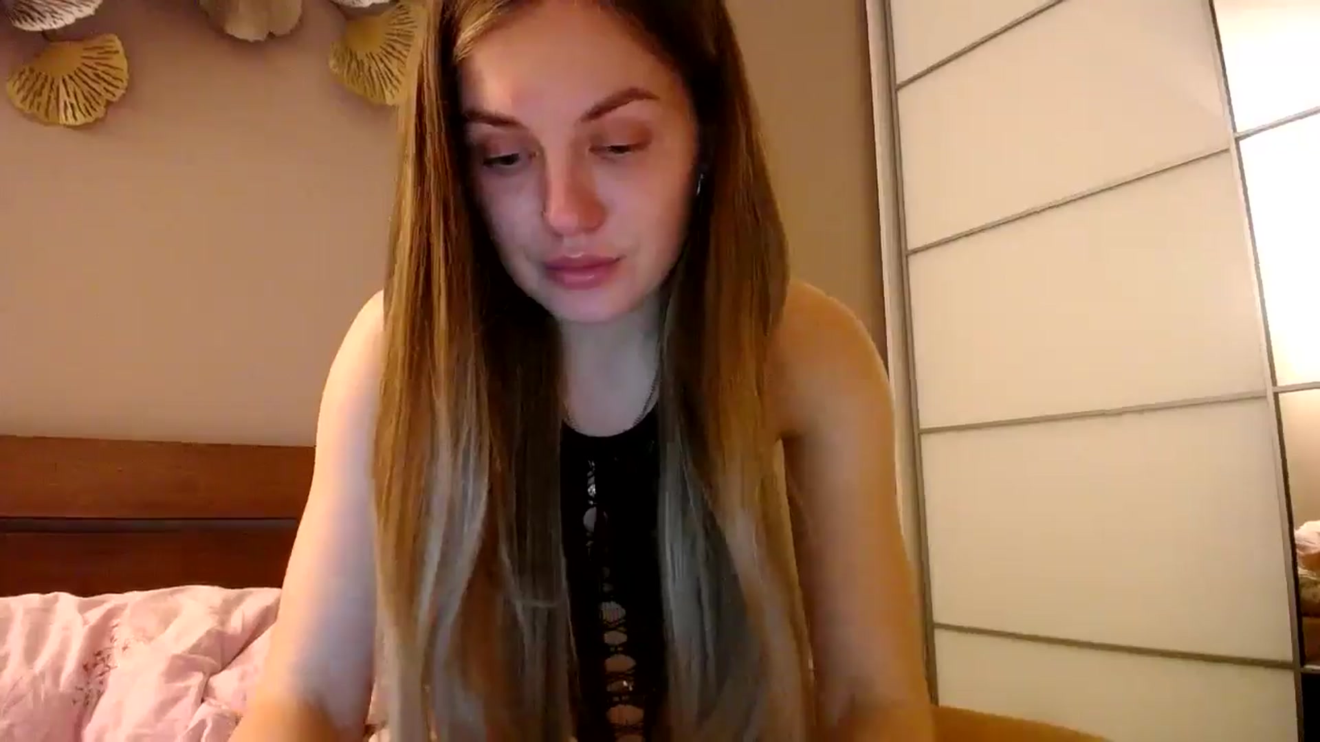 Gallery image thumbnail from StrangerG's myfreecams stream on, 04/27/2024, 21:00 image 6 of 20