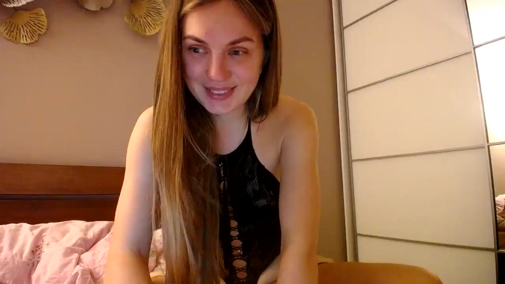 Gallery image thumbnail from StrangerG's myfreecams stream on, 04/27/2024, 21:00 image 10 of 20