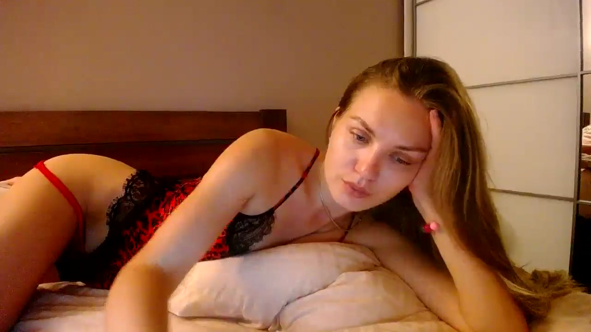 Gallery image thumbnail from StrangerG's myfreecams stream on, 06/19/2024, 20:17 image 19 of 20