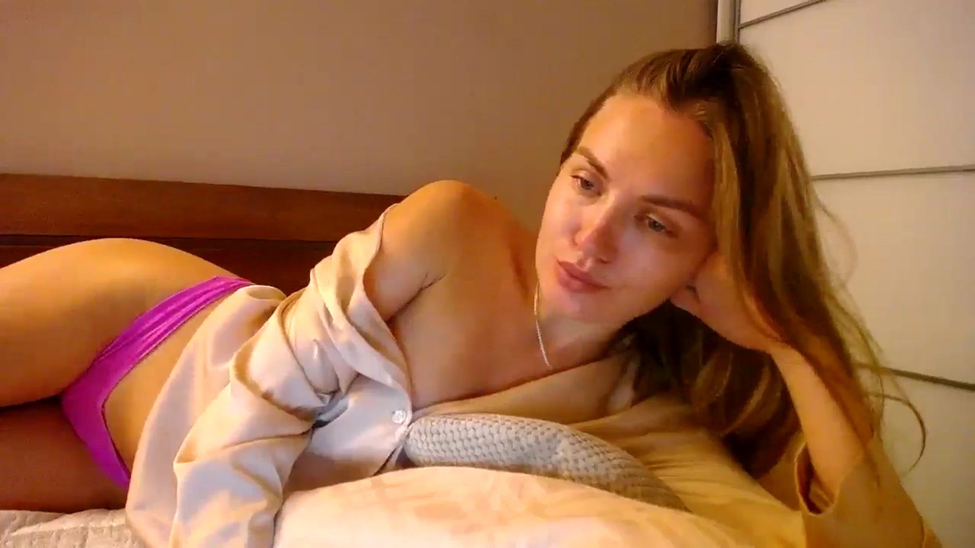 Gallery image thumbnail from StrangerG's myfreecams stream on, 07/03/2024, 20:07 image 3 of 20