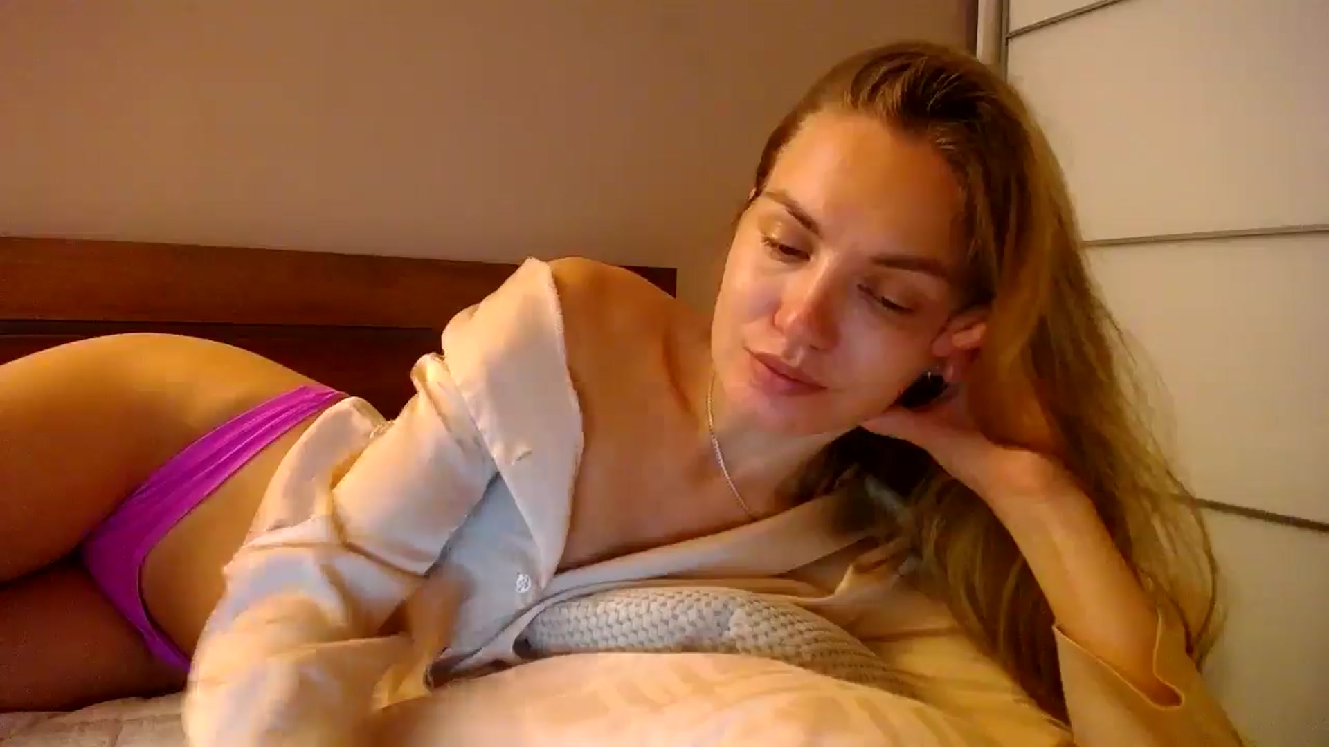 Gallery image thumbnail from StrangerG's myfreecams stream on, 07/03/2024, 20:07 image 8 of 20