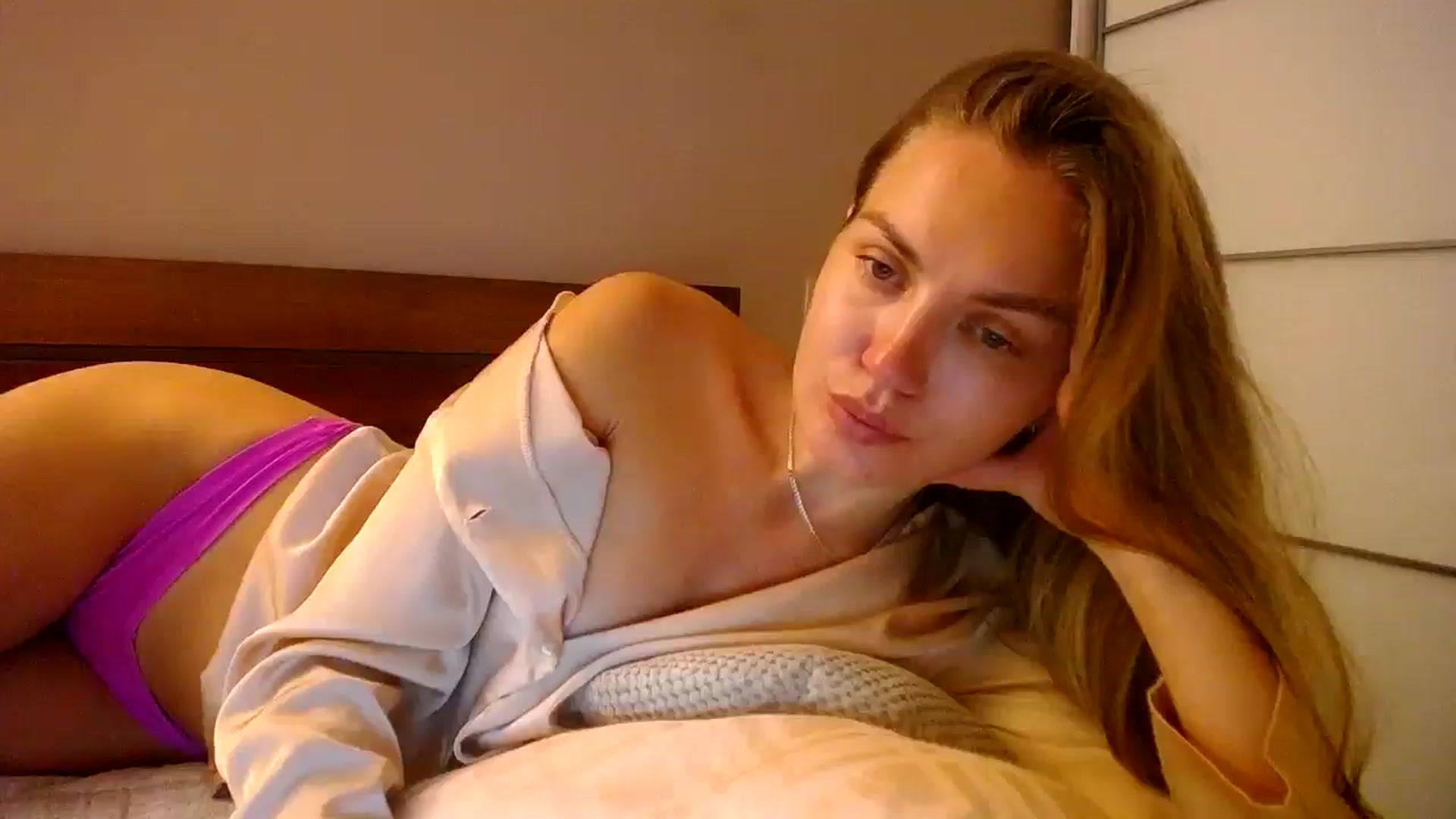 Gallery image thumbnail from StrangerG's myfreecams stream on, 07/03/2024, 20:07 image 9 of 20