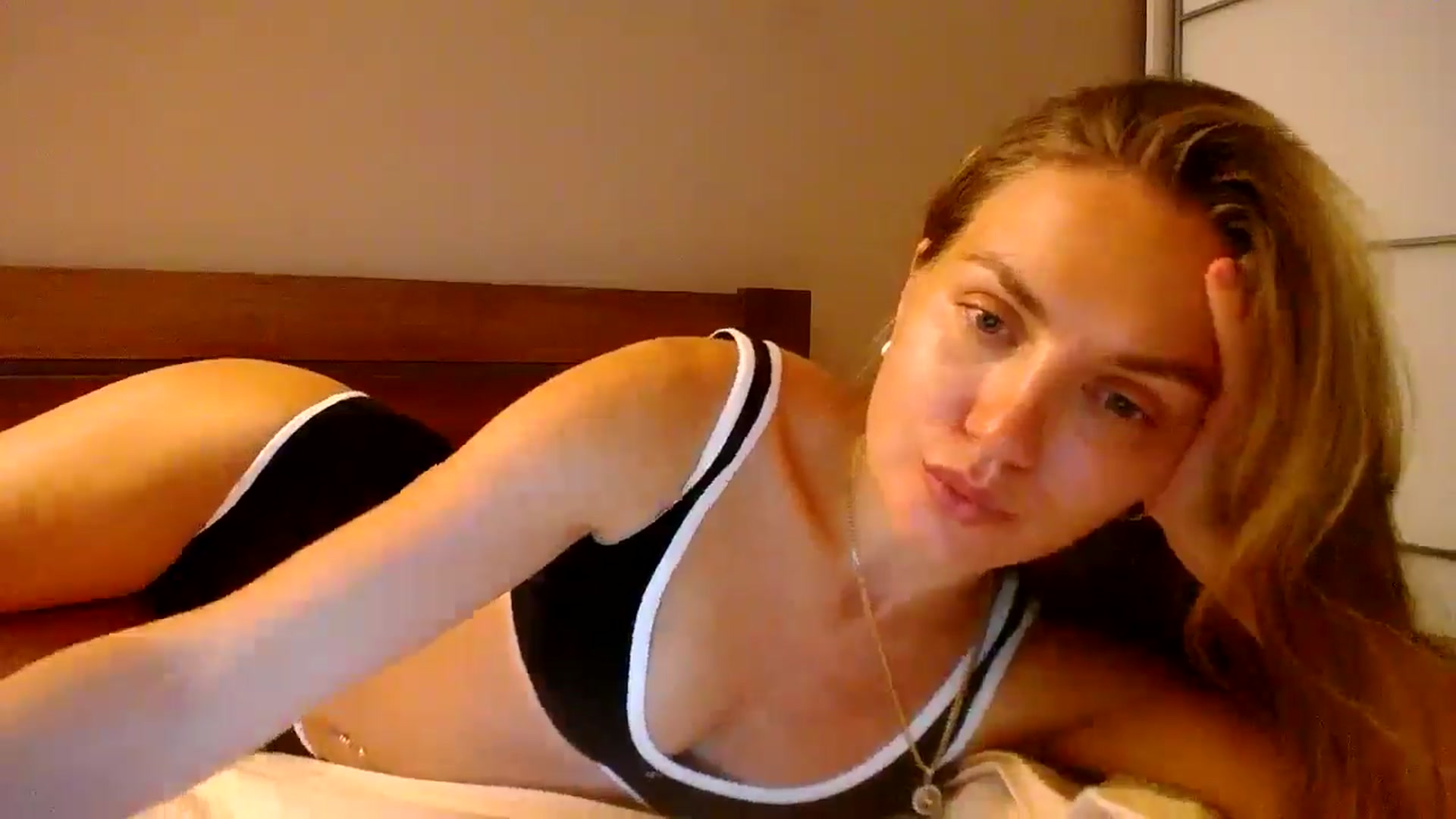Gallery image thumbnail from StrangerG's myfreecams stream on, 07/04/2024, 21:14 image 19 of 20
