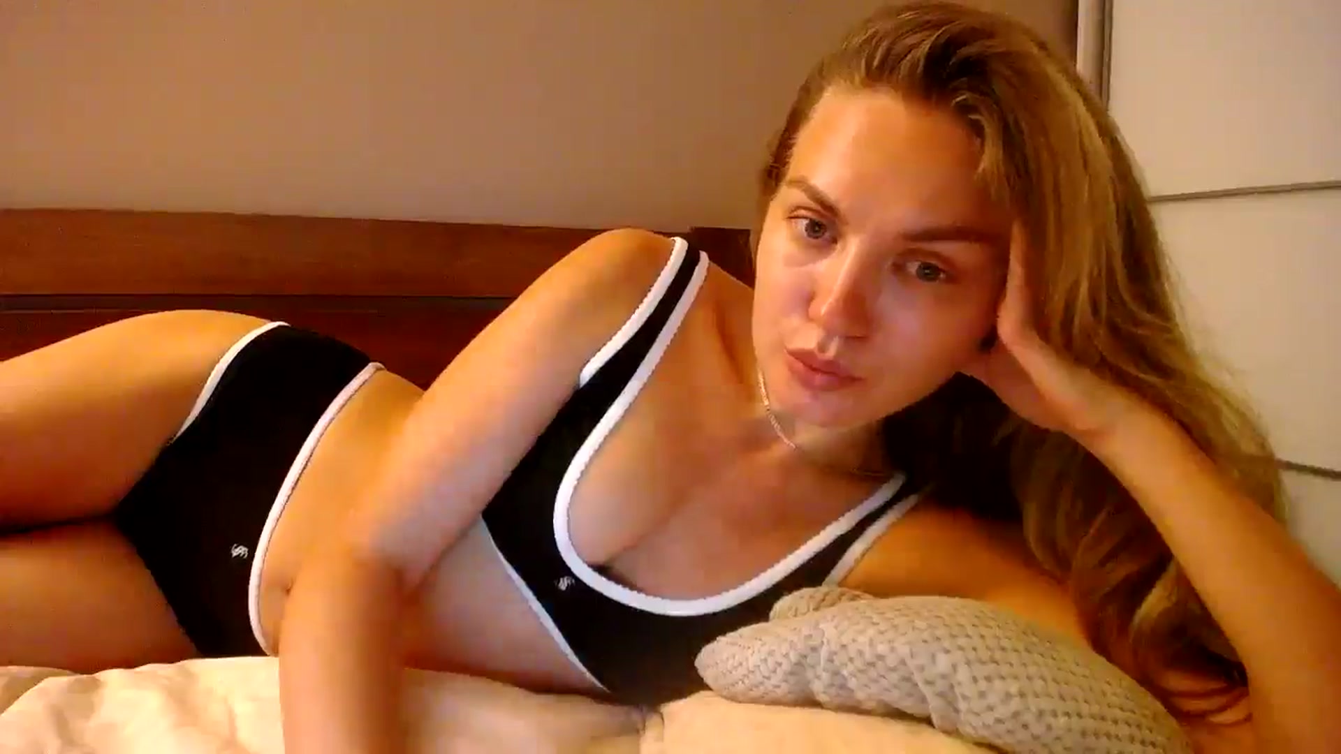 Gallery image thumbnail from StrangerG's myfreecams stream on, 07/04/2024, 21:14 image 5 of 20