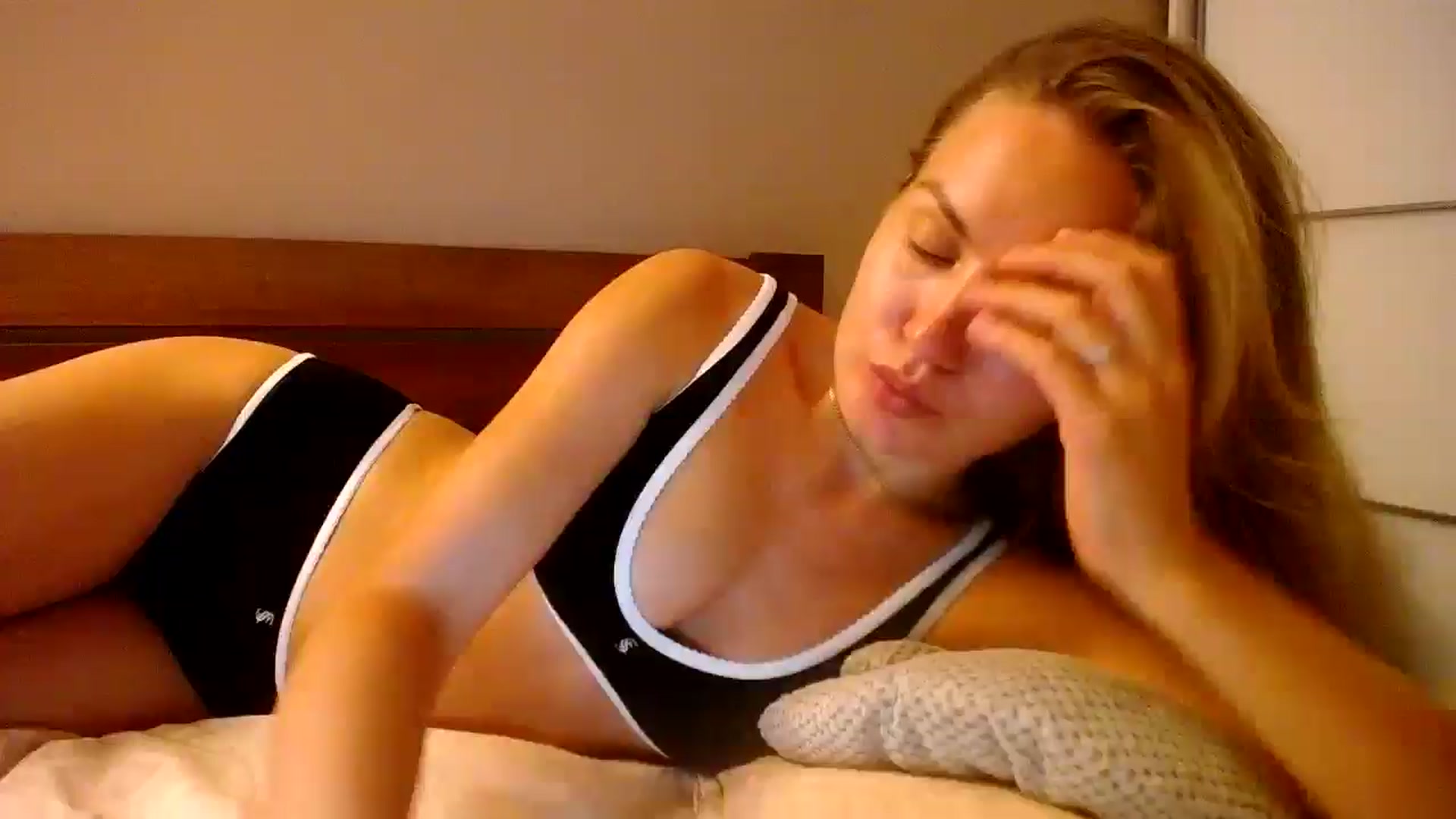 Gallery image thumbnail from StrangerG's myfreecams stream on, 07/04/2024, 21:14 image 7 of 20