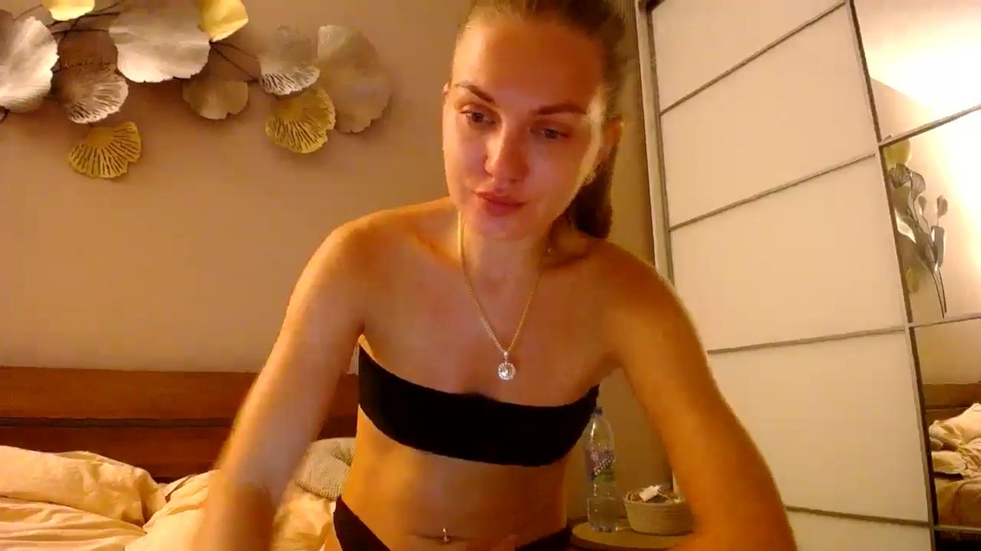 Gallery image thumbnail from StrangerG's myfreecams stream on, 07/17/2024, 21:03 image 18 of 20